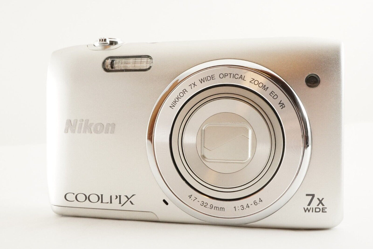 Nikon COOLPIX S3500 Silver With 4GB SDHC Card Digital Camera from Japan #1077