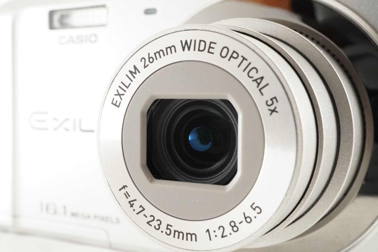 CASIO EXILIM EX-ZS6 シルバー カシオ EXILIM EX-ZS6 価格比較 - 価格.com