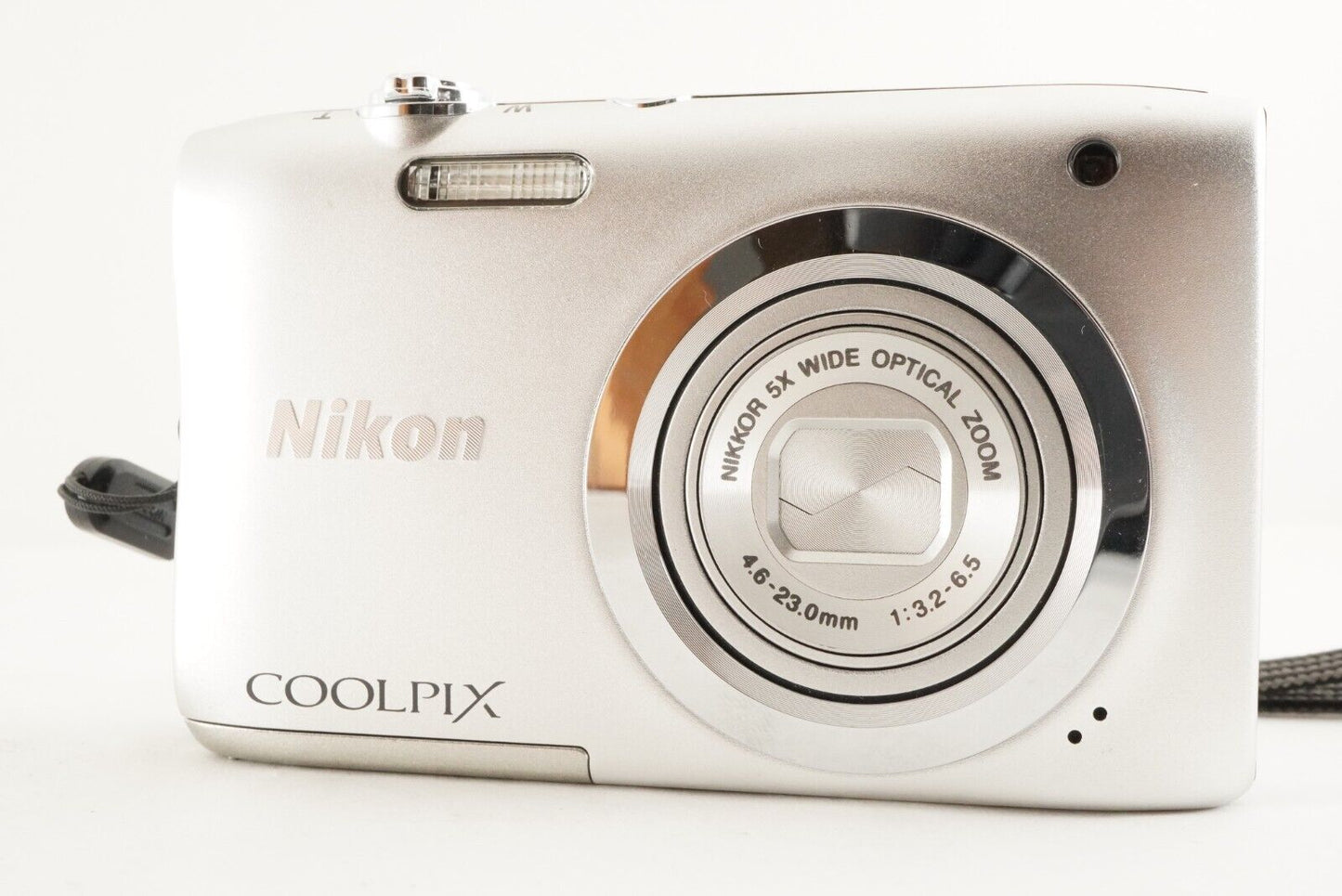 Nikon COOLPIX A100 Silver With 4GB SDHC Card Digital Camera from Japan #0617