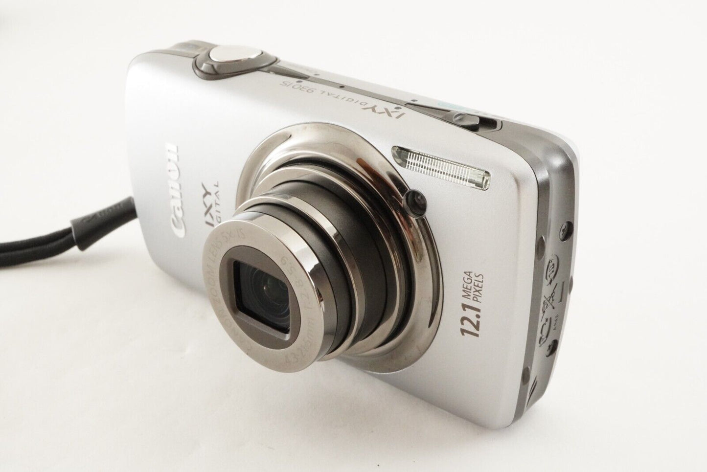 Canon IXY DIGITAL 930 IS Silver With Case & 4GB SDHC Card from Japan #1538