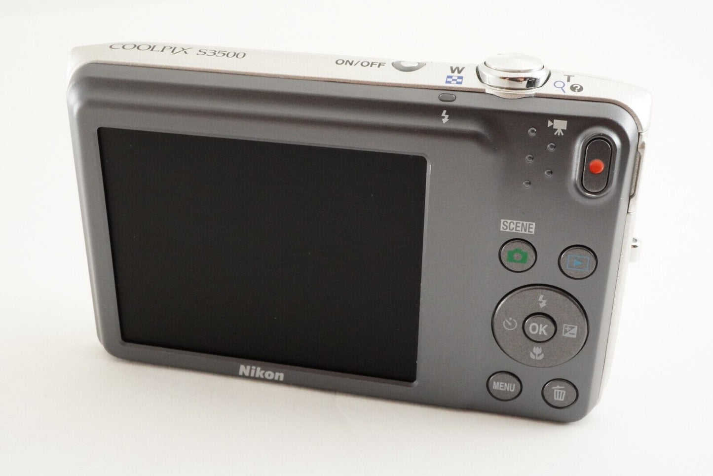 Nikon COOLPIX S3500 Silver With 4GB SDHC Card Digital Camera from Japan #1077