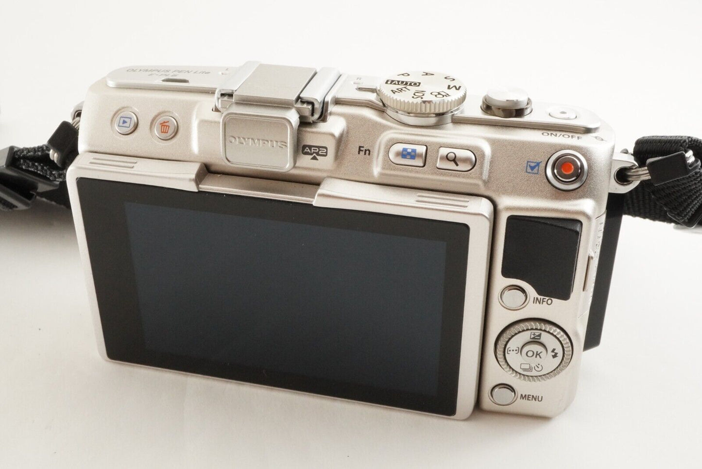 OLYMPUS PEN Lite E-PL6 Silver +14-42mm +40-150mm In Box &16GB SD from Japan#1449