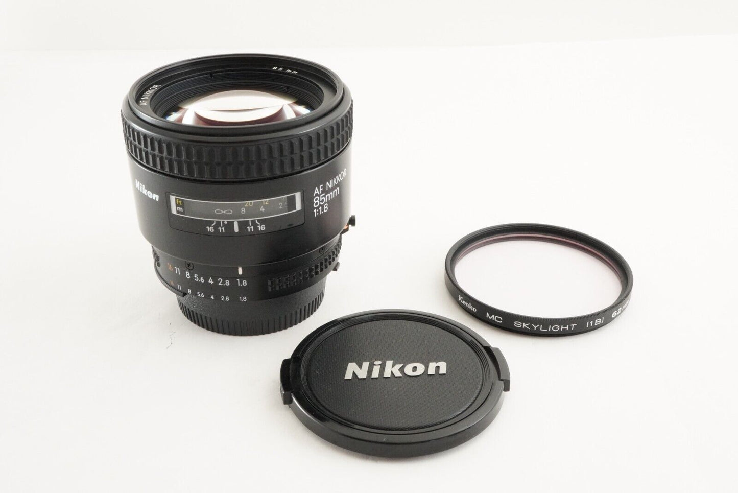 Nikon AF NIKKOR 85mm F1.8 AF Portrait Lens from Japan #1083