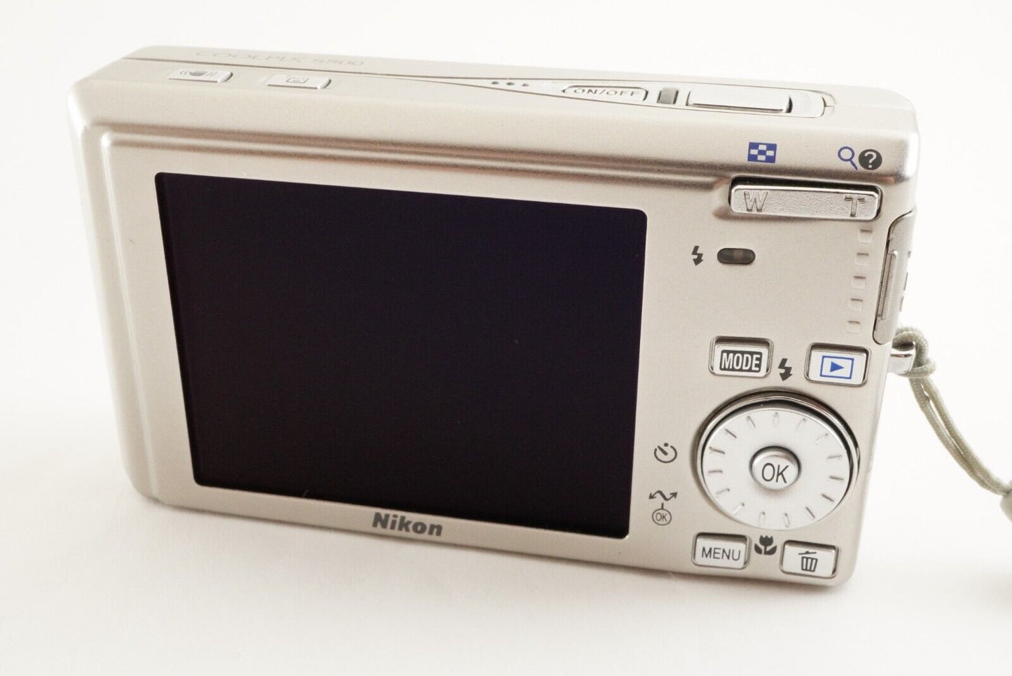 Nikon COOLPIX S500 Silver With 2GB SDHC Card Digital Camera from Japan #1074