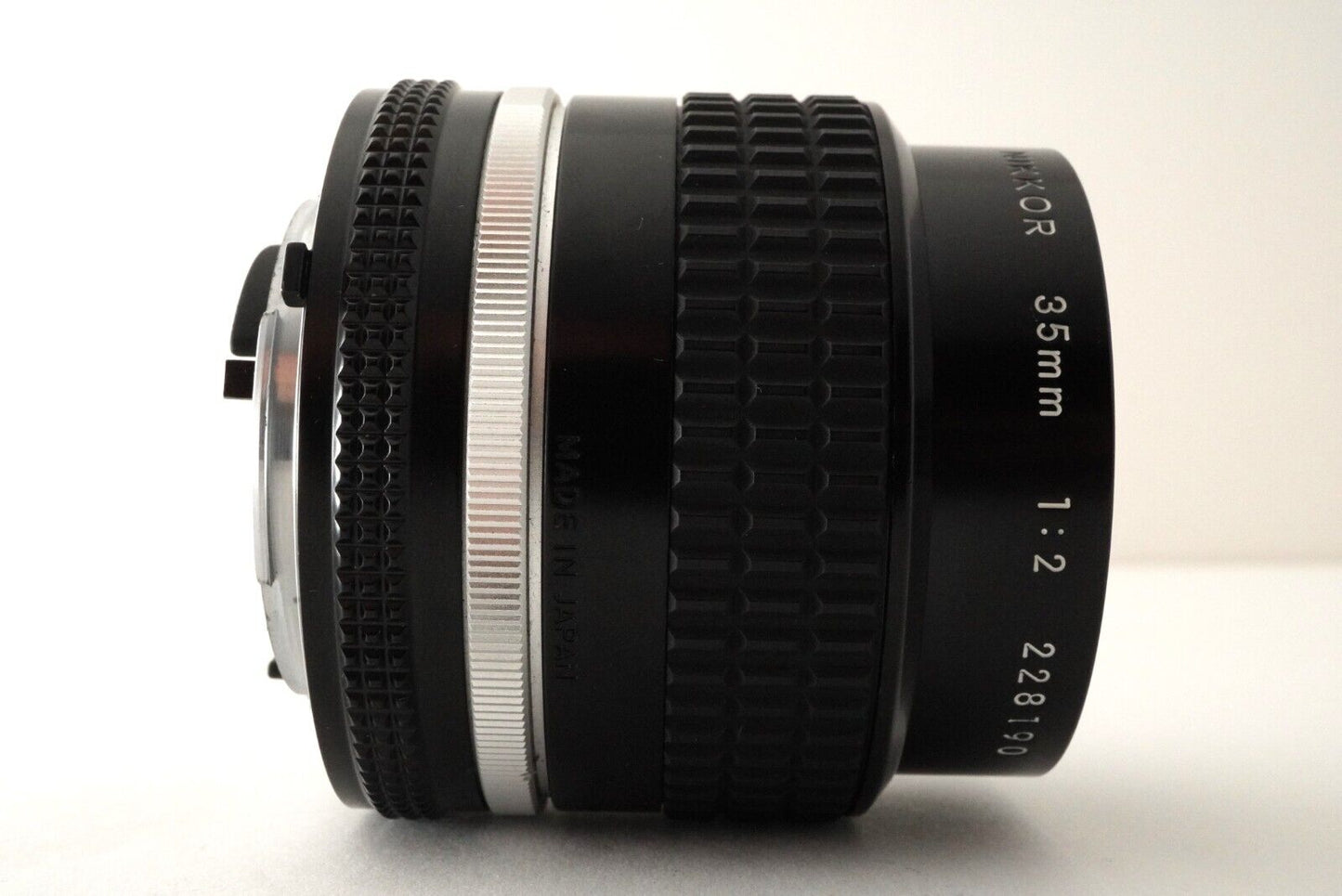 NIKON Ai-s NIKKOR 35mm F2 MF Wide Angle Lens from Japan #7878