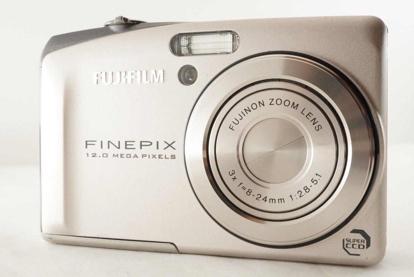 FUJIFILM FinePix F60fd Silver In Box With 4GB SDHC Card from Japan #8534