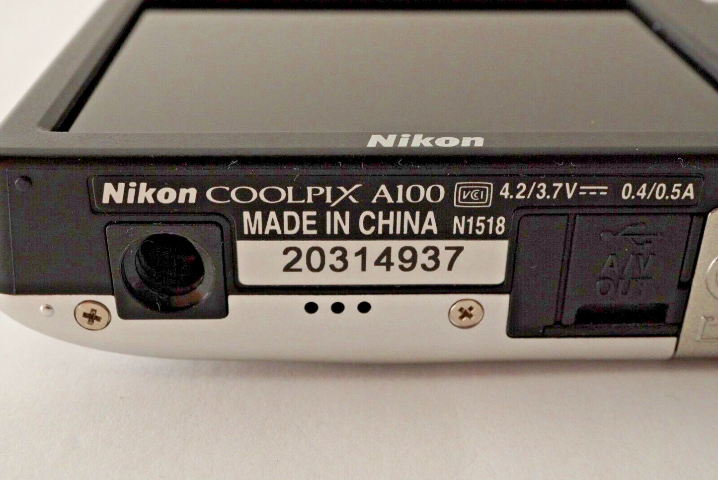 Nikon COOLPIX A100 Silver With 4GB SDHC Card Digital Camera from Japan #0617