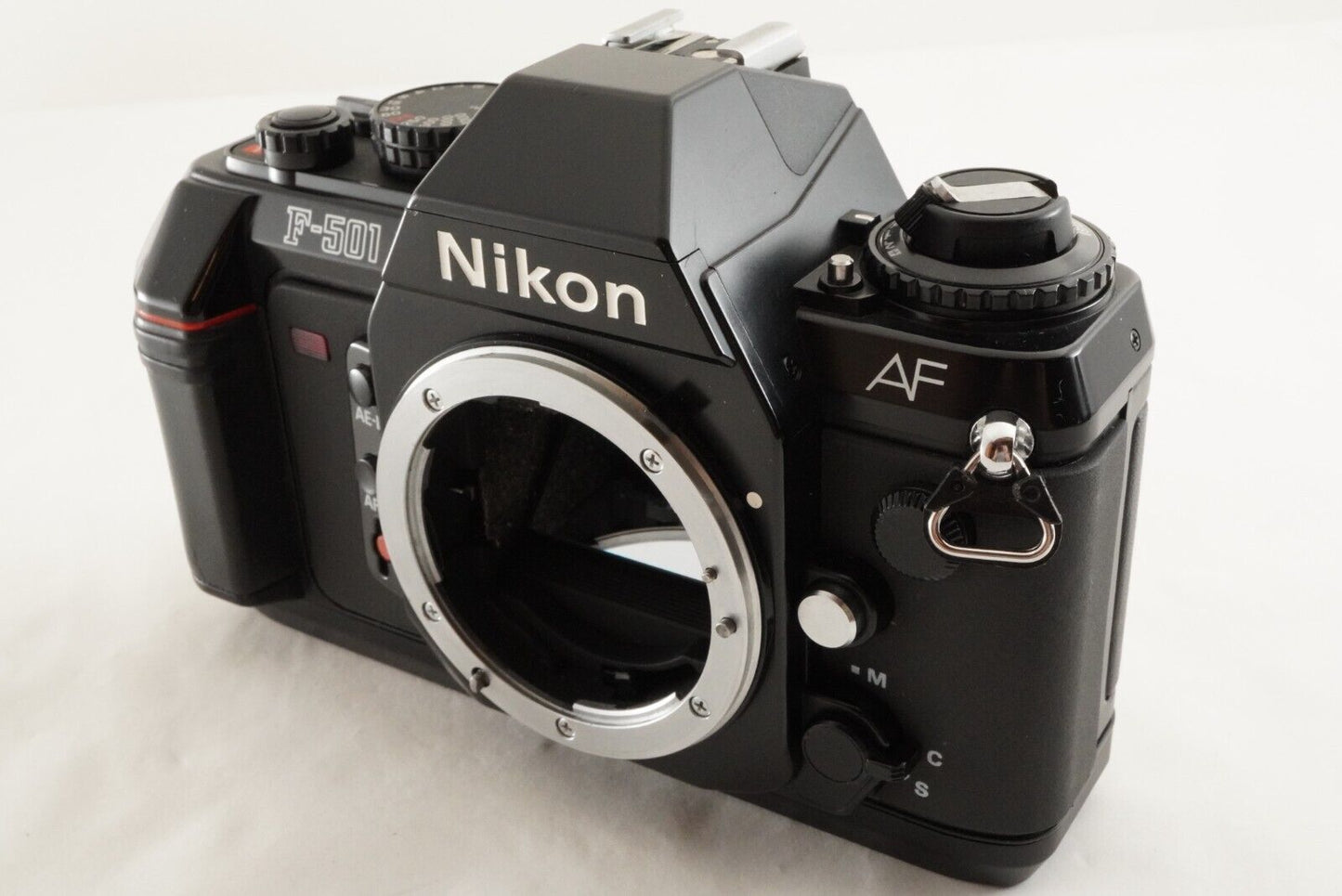 Nikon F-501 + AF NIKKOR 50mm F1.8 D SLR 35mm Film Camera from Japan #0062