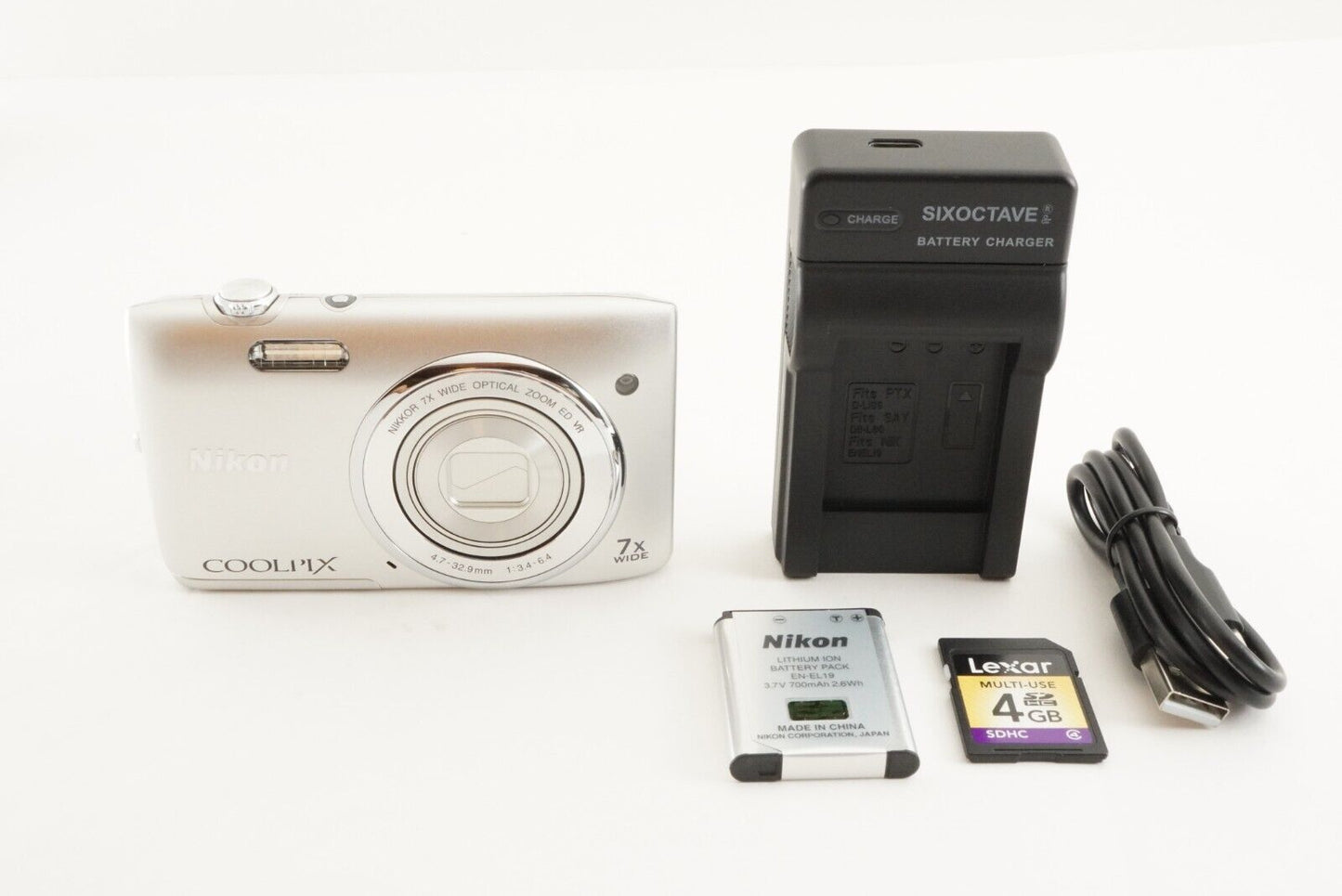 Nikon COOLPIX S3500 Silver With 4GB SDHC Card Digital Camera from Japan #1077