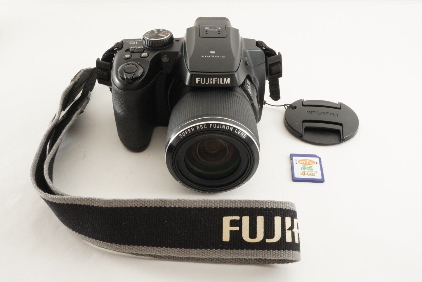 FUJIFILM FINEPIX S8400 Black With 4GB SDHC Card Digital Camera from Japan #0766