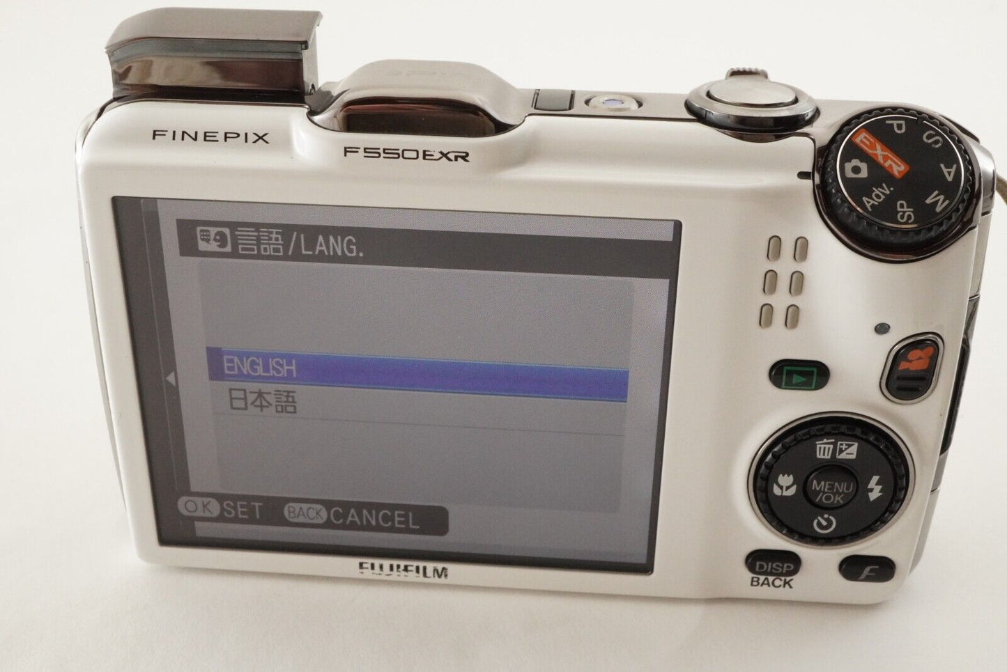 FUJIFILM FINEPIX F550 EXR White In Box With 4GB SDHC Card from Japan #1580