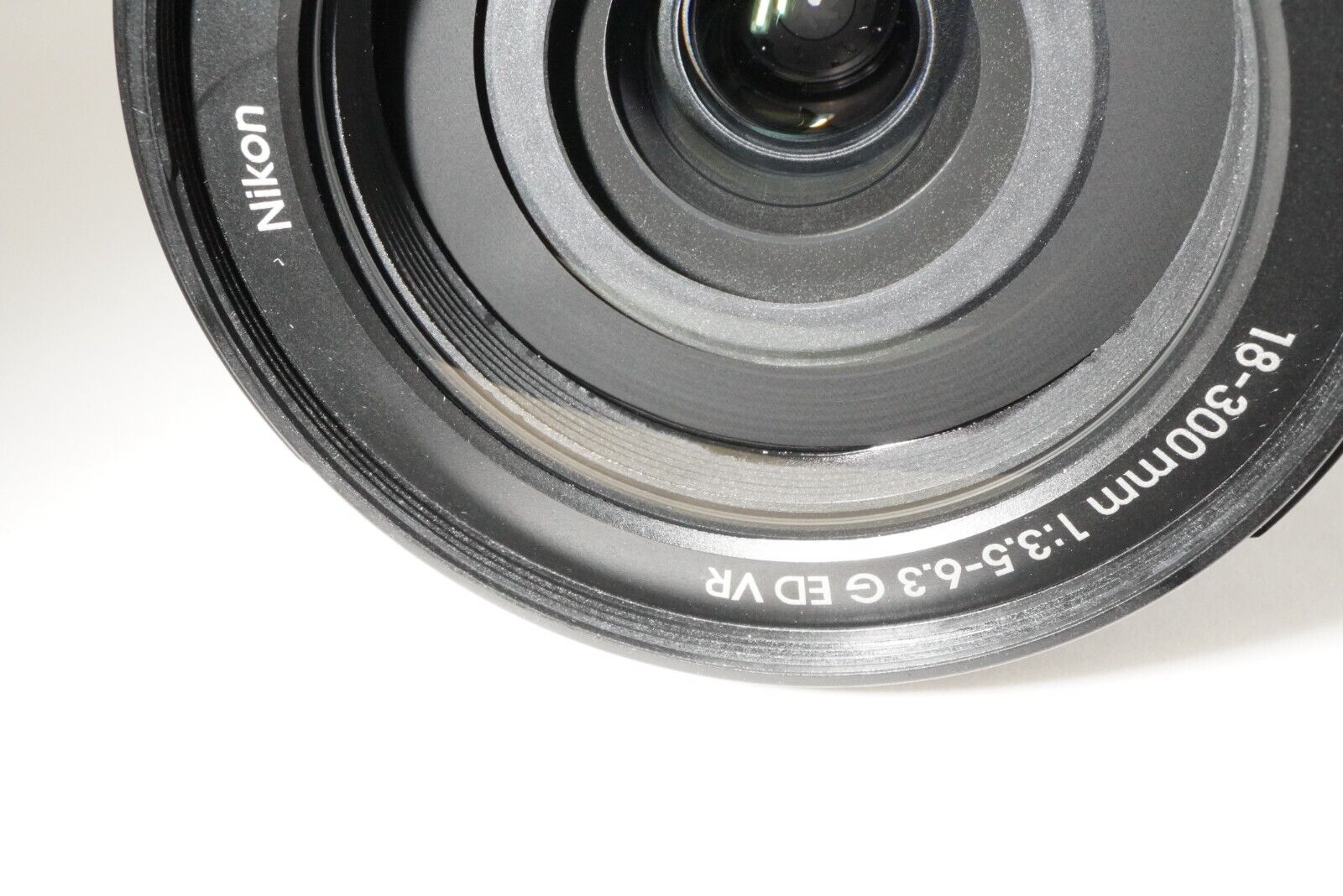 Nikon AF-S DX NIKKOR 18-300mm F3.5-6.3G ED VR AF ZOOM Lens