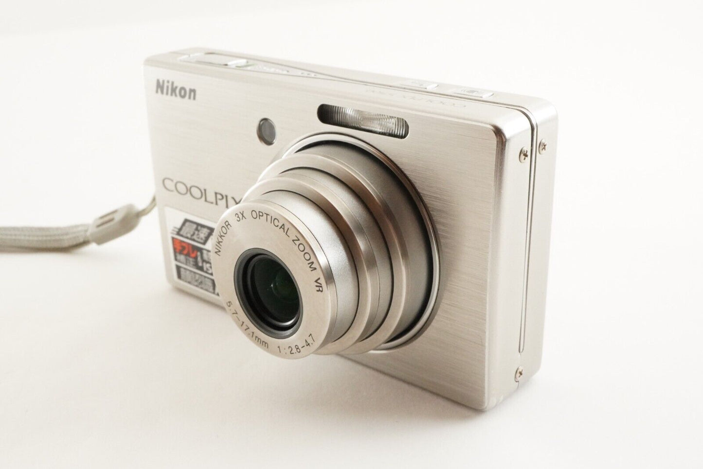 Nikon COOLPIX S500 Silver With 2GB SDHC Card Digital Camera from Japan #1074