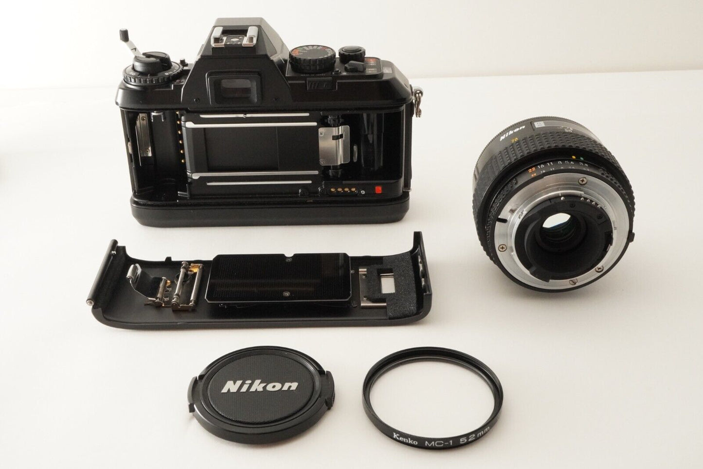 NIKON F-501 + AF NIKKOR 35-70m F3.3-4.5 SLR 35mm Film Camera from Japan #8136