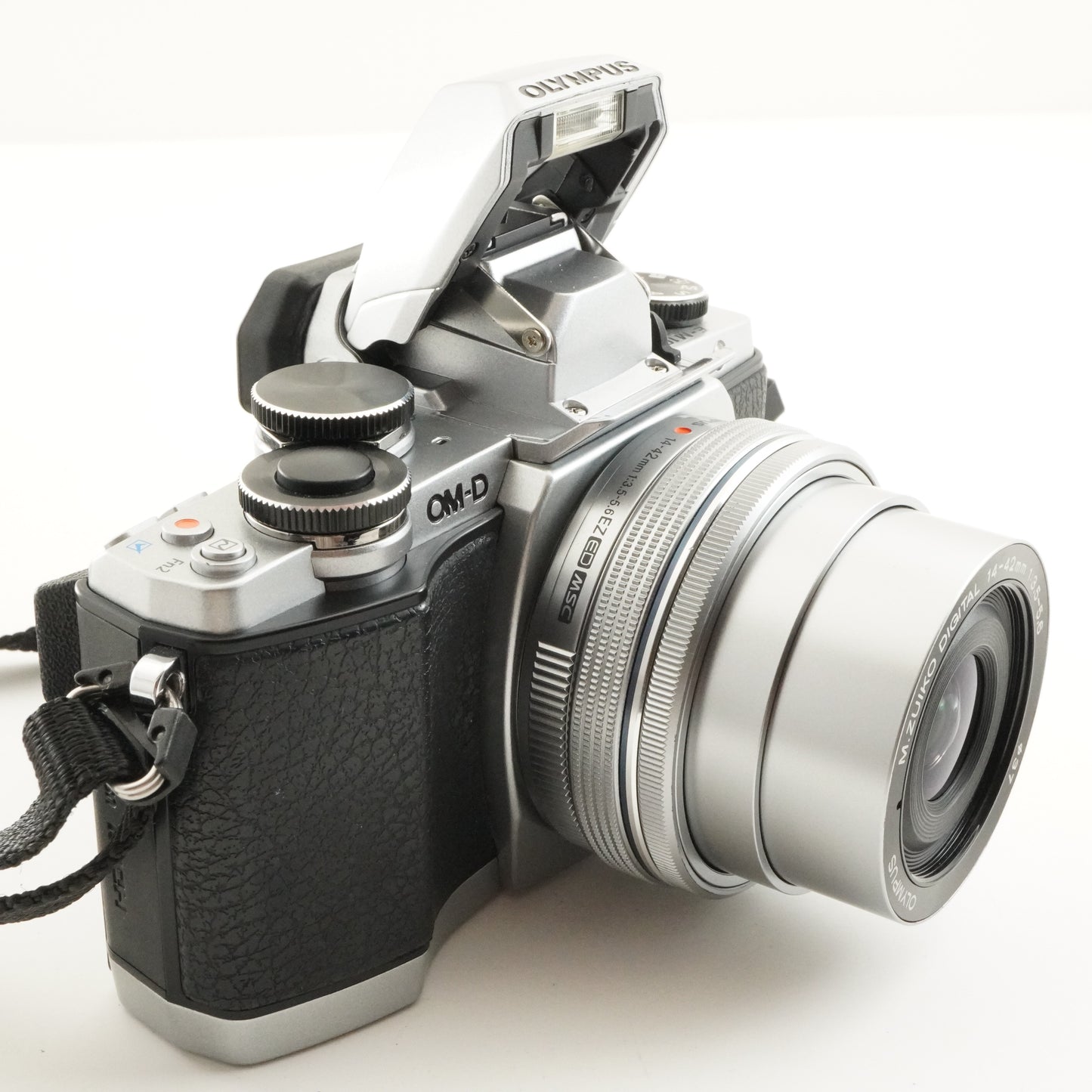 [1,937 Shots] OLYMPUS OM-D E-M10 Silver +14-42 +40-150 +4GB SD from Japan #11201