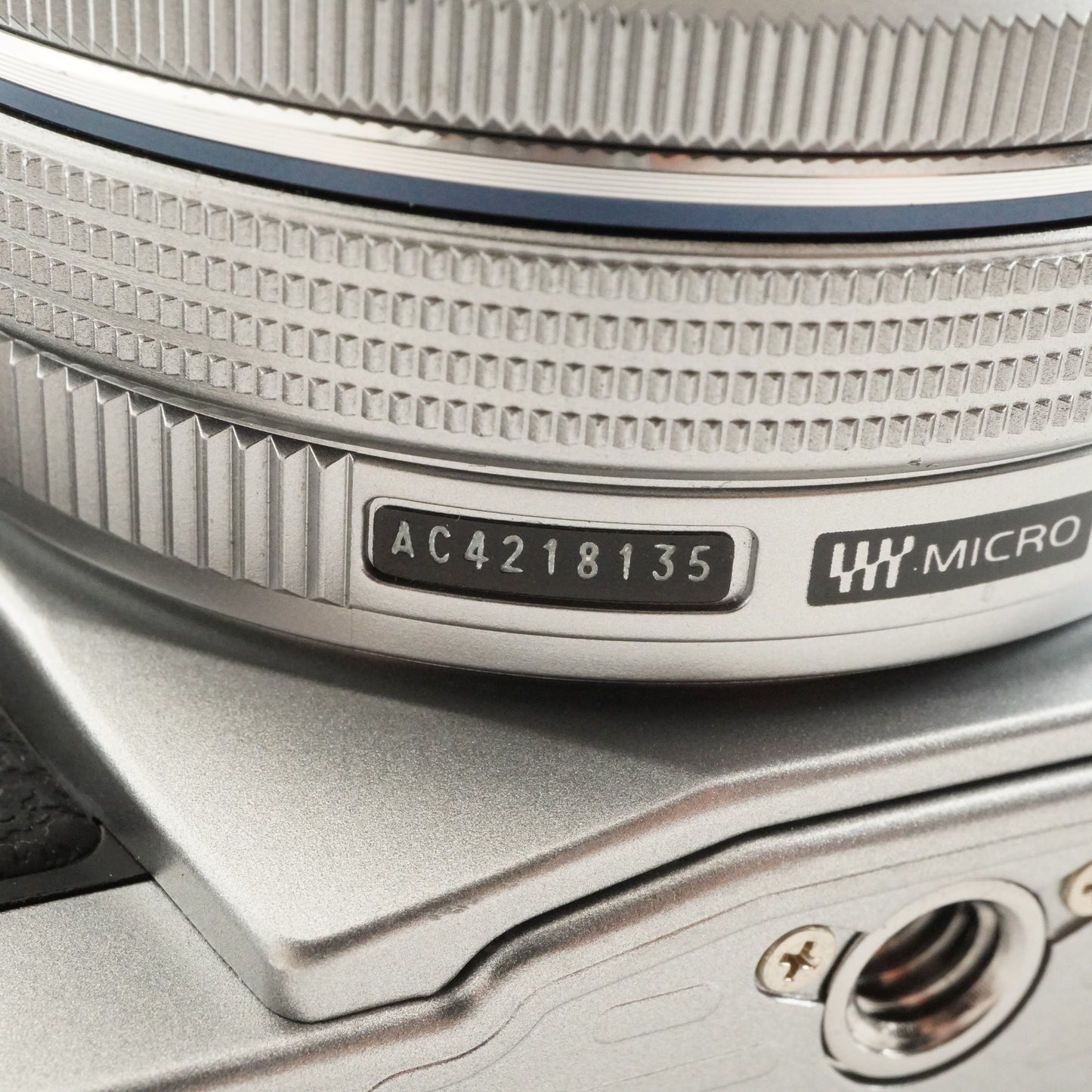 [1,937 Shots] OLYMPUS OM-D E-M10 Silver +14-42 +40-150 +4GB SD from Japan #11201