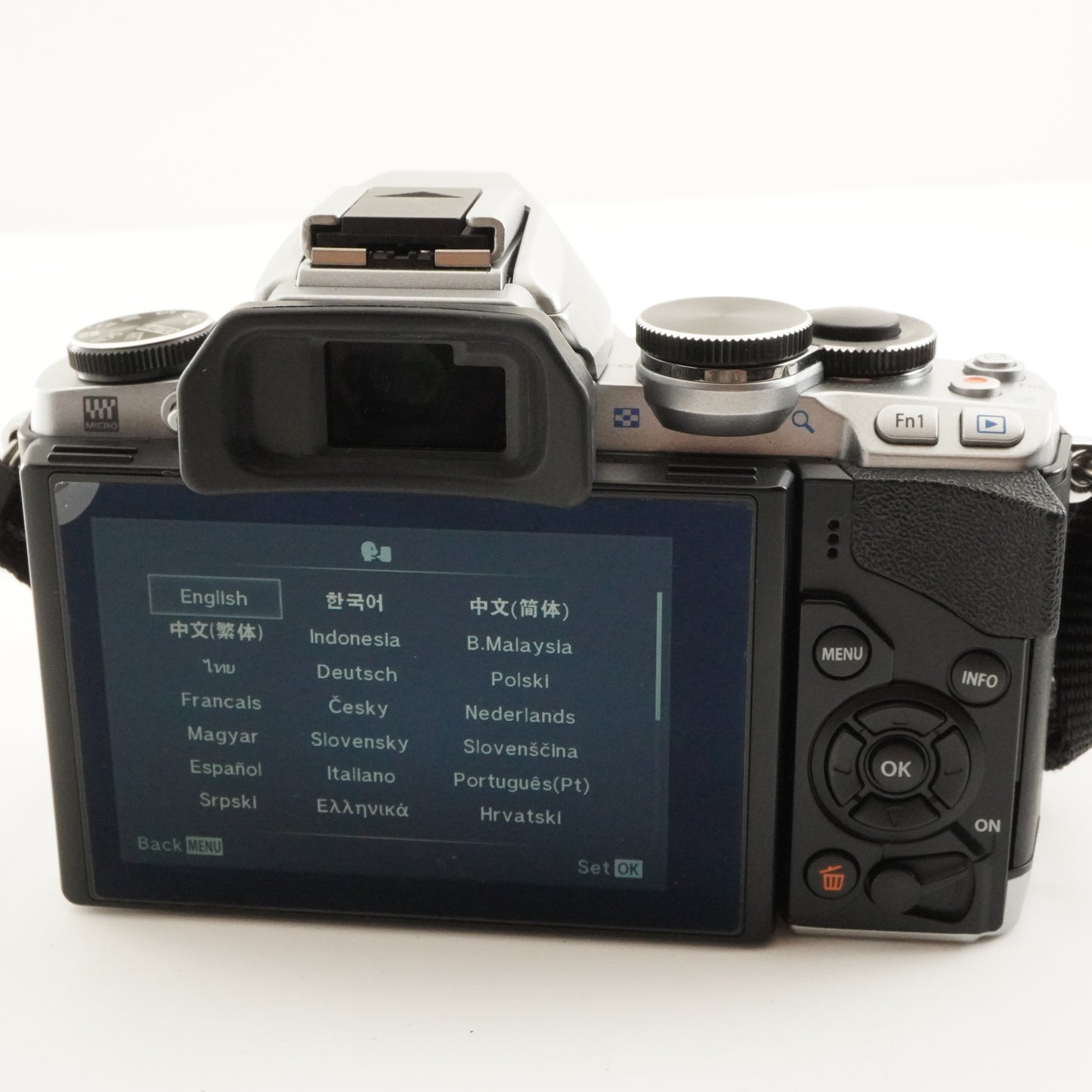 [1,937 Shots] OLYMPUS OM-D E-M10 Silver +14-42 +40-150 +4GB SD from Japan #11201