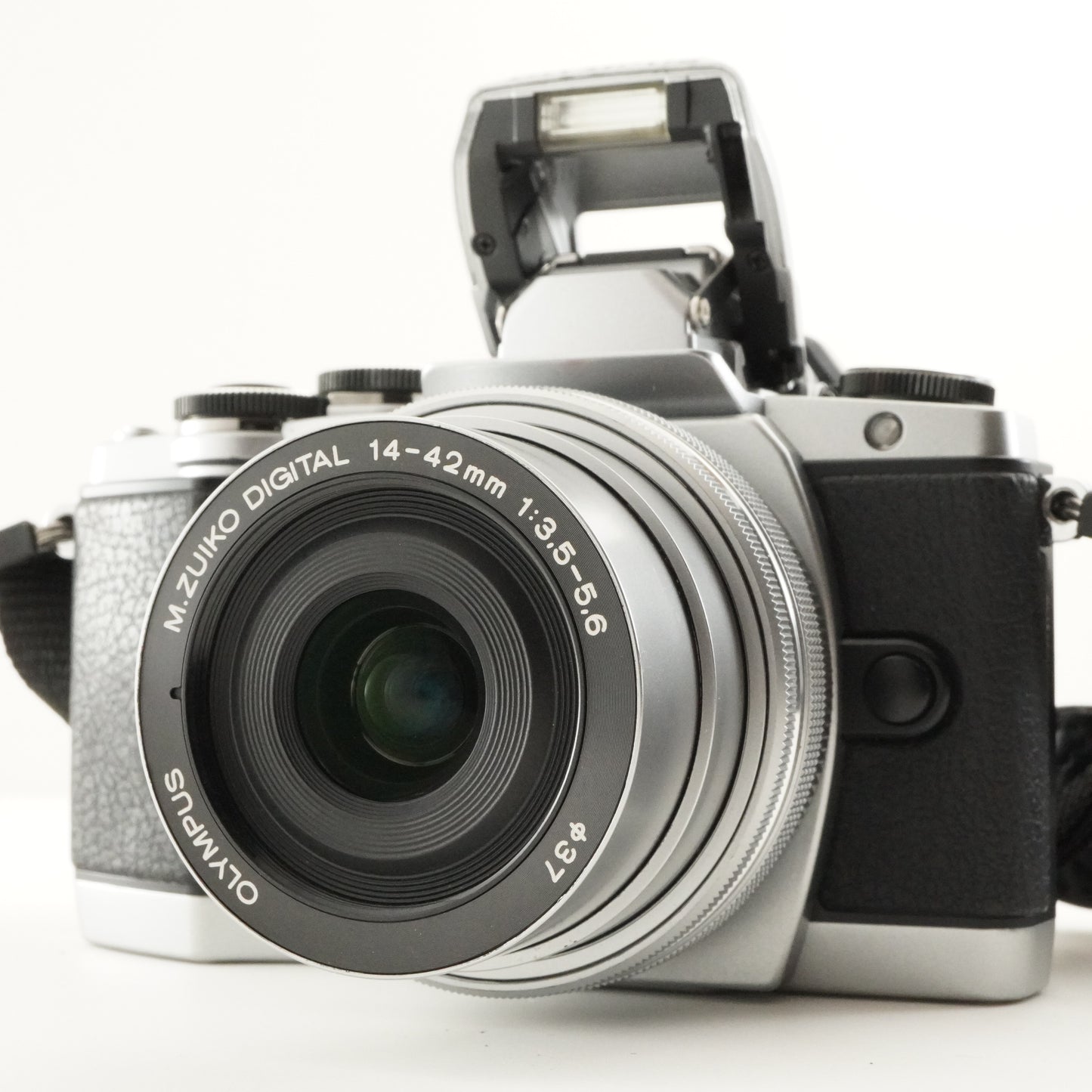 [1,937 Shots] OLYMPUS OM-D E-M10 Silver +14-42 +40-150 +4GB SD from Japan #11201