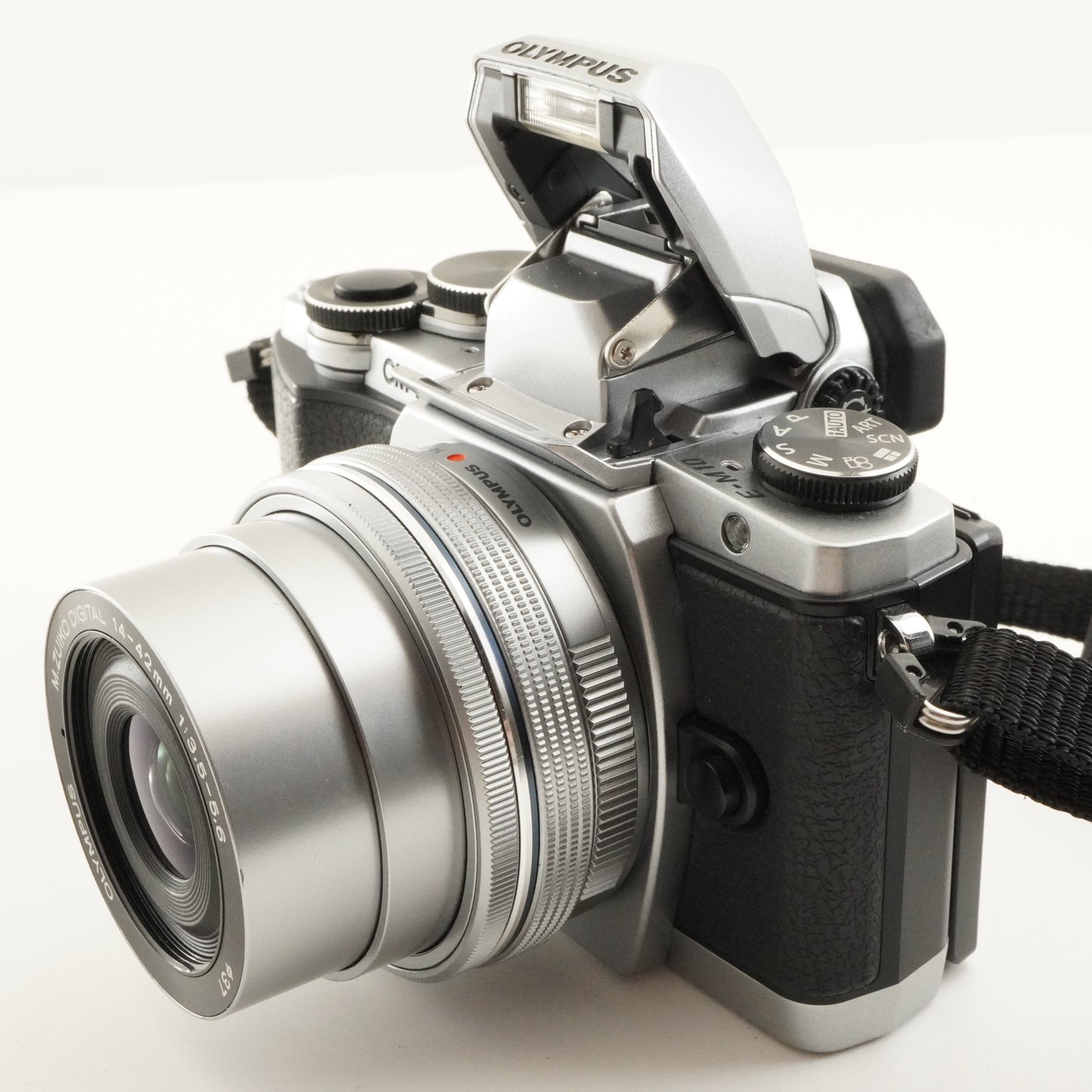 [1,937 Shots] OLYMPUS OM-D E-M10 Silver +14-42 +40-150 +4GB SD from Japan #11201