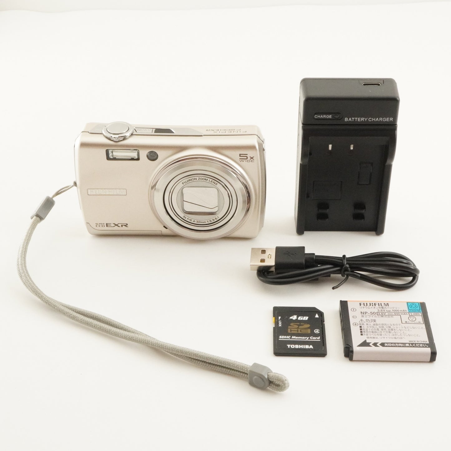 FUJIFILM FinePix F200 EXR Silver + 4GB SDHC Card from Japan #11214