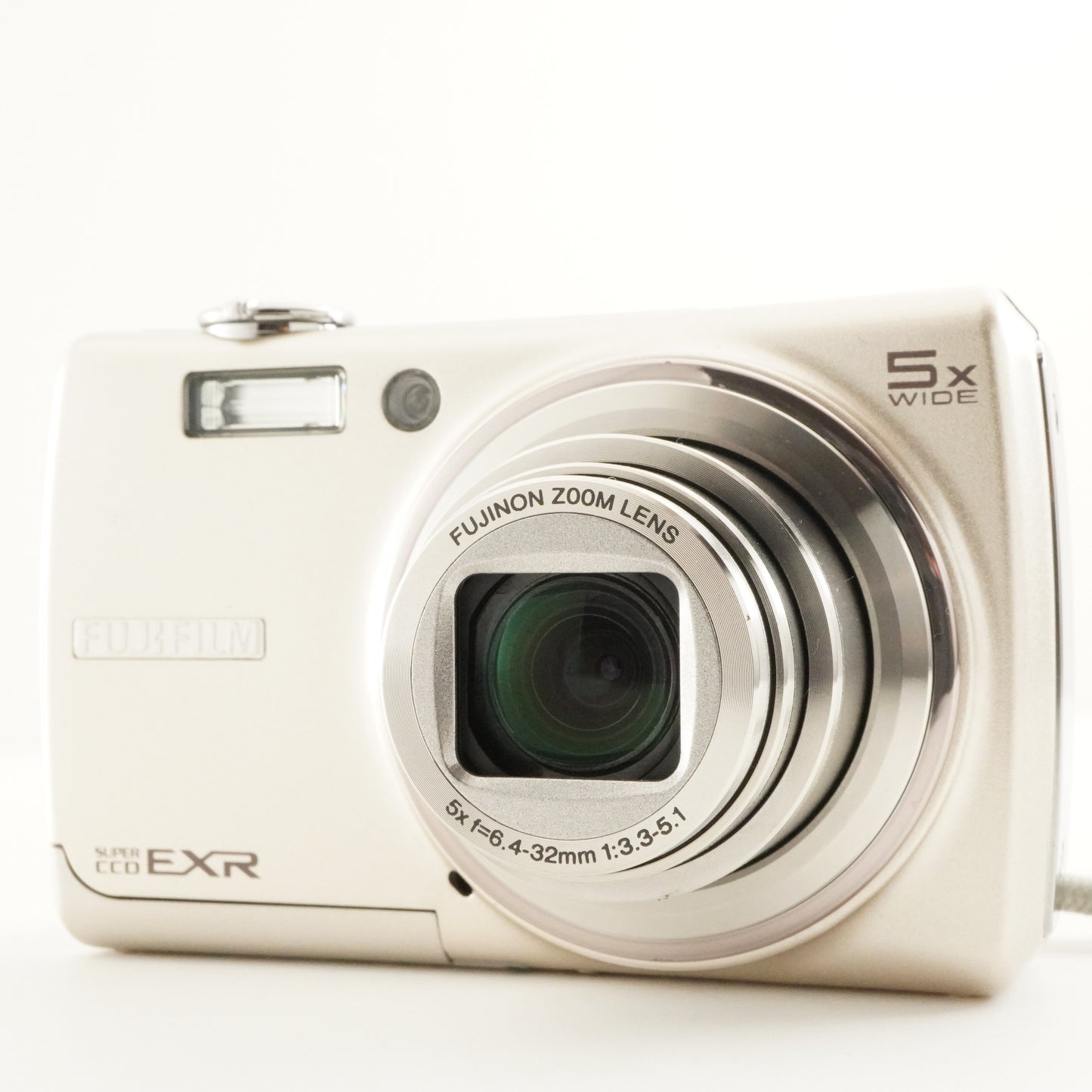 FUJIFILM FinePix F200 EXR Silver + 4GB SDHC Card from Japan #11214