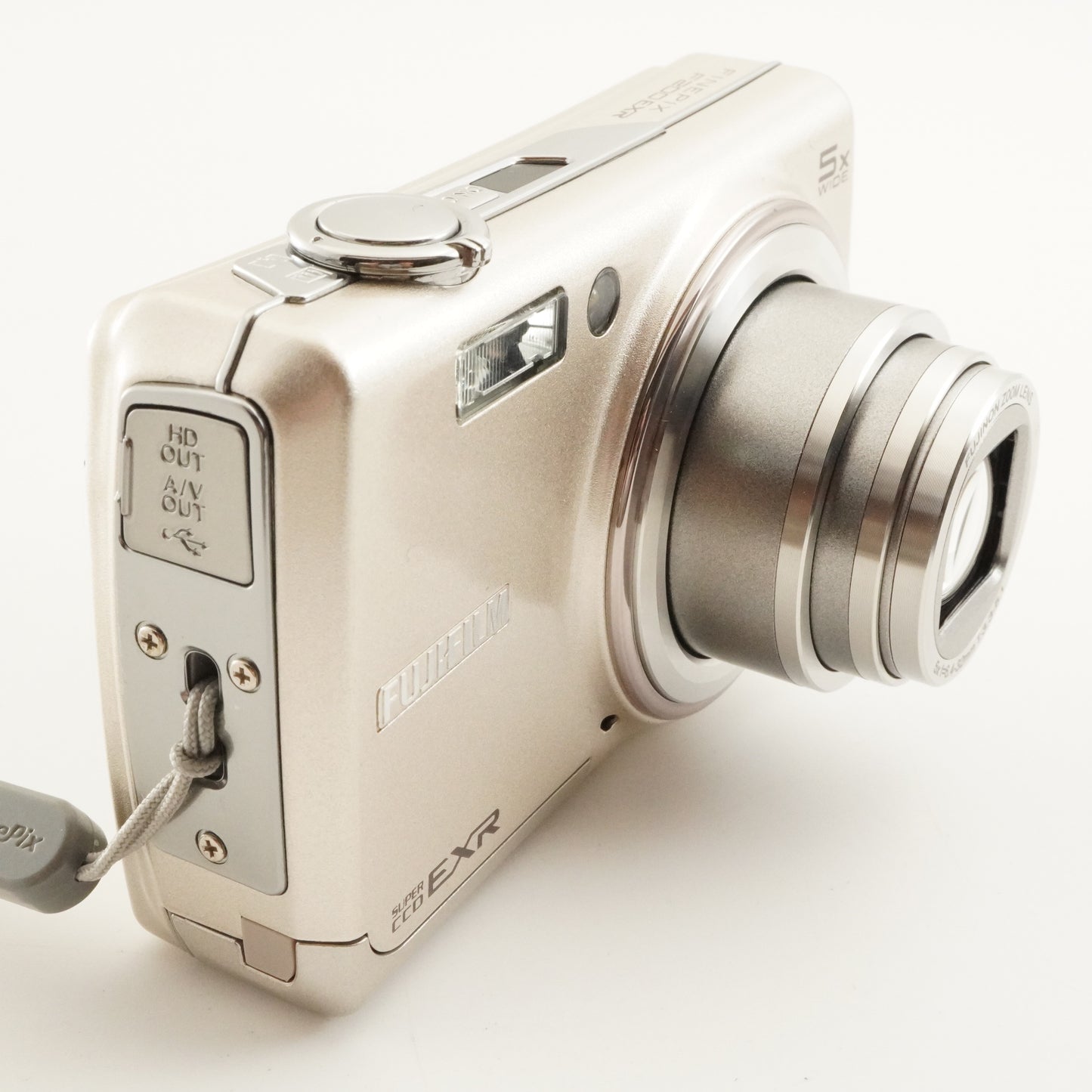 FUJIFILM FinePix F200 EXR Silver + 4GB SDHC Card from Japan #11214