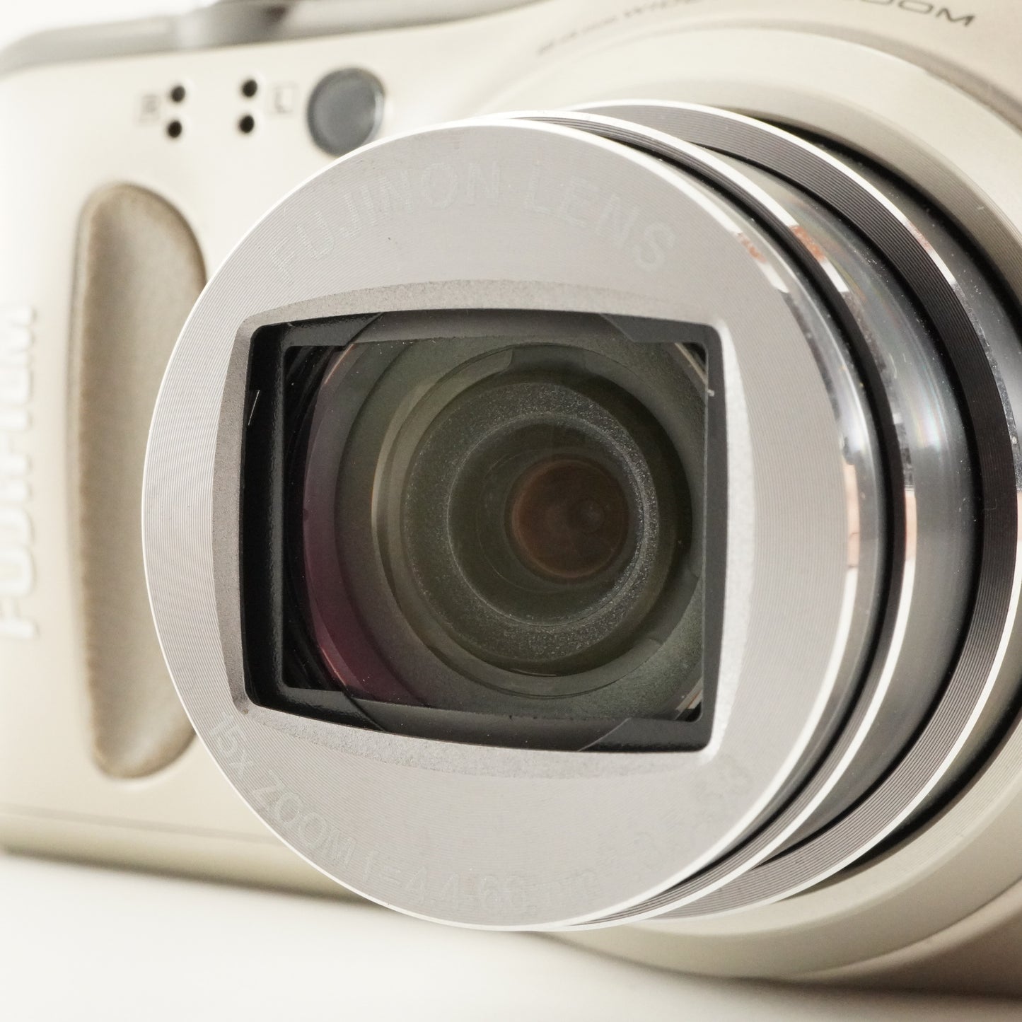 FUJIFILM FINEPIX F600 EXR Silver In Box & 4GB SDHC Card from Japan #11289