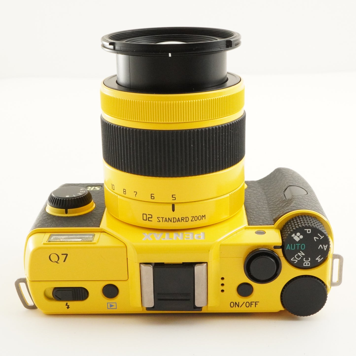 [2,068 Shots] PENTAX Q7 + 02 smc 5-15mm Yellow + 4GB SDHC Card from Japan #11345