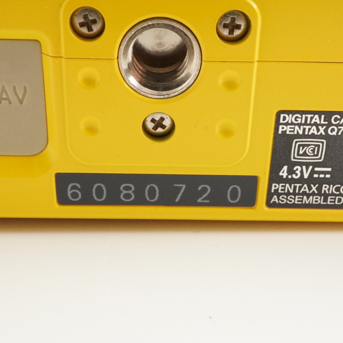 [2,068 Shots] PENTAX Q7 + 02 smc 5-15mm Yellow + 4GB SDHC Card from Japan #11345
