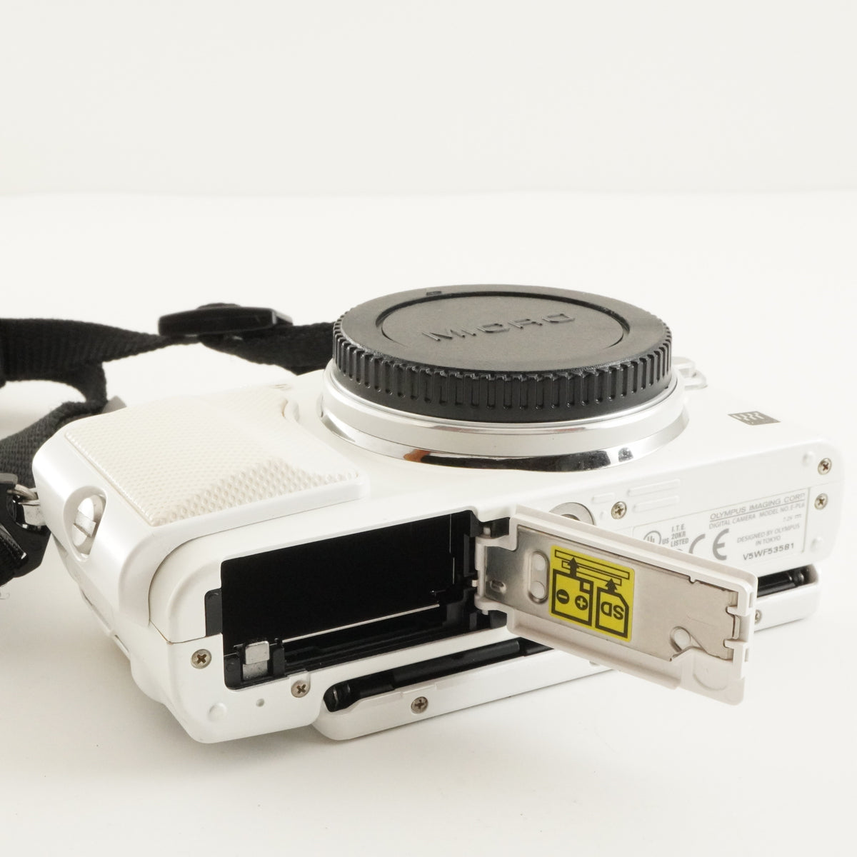 4,897 Shots/ OLYMPUS PEN E-PL6 White 14-42mm II R + 8GB SDCard from Japan #11696