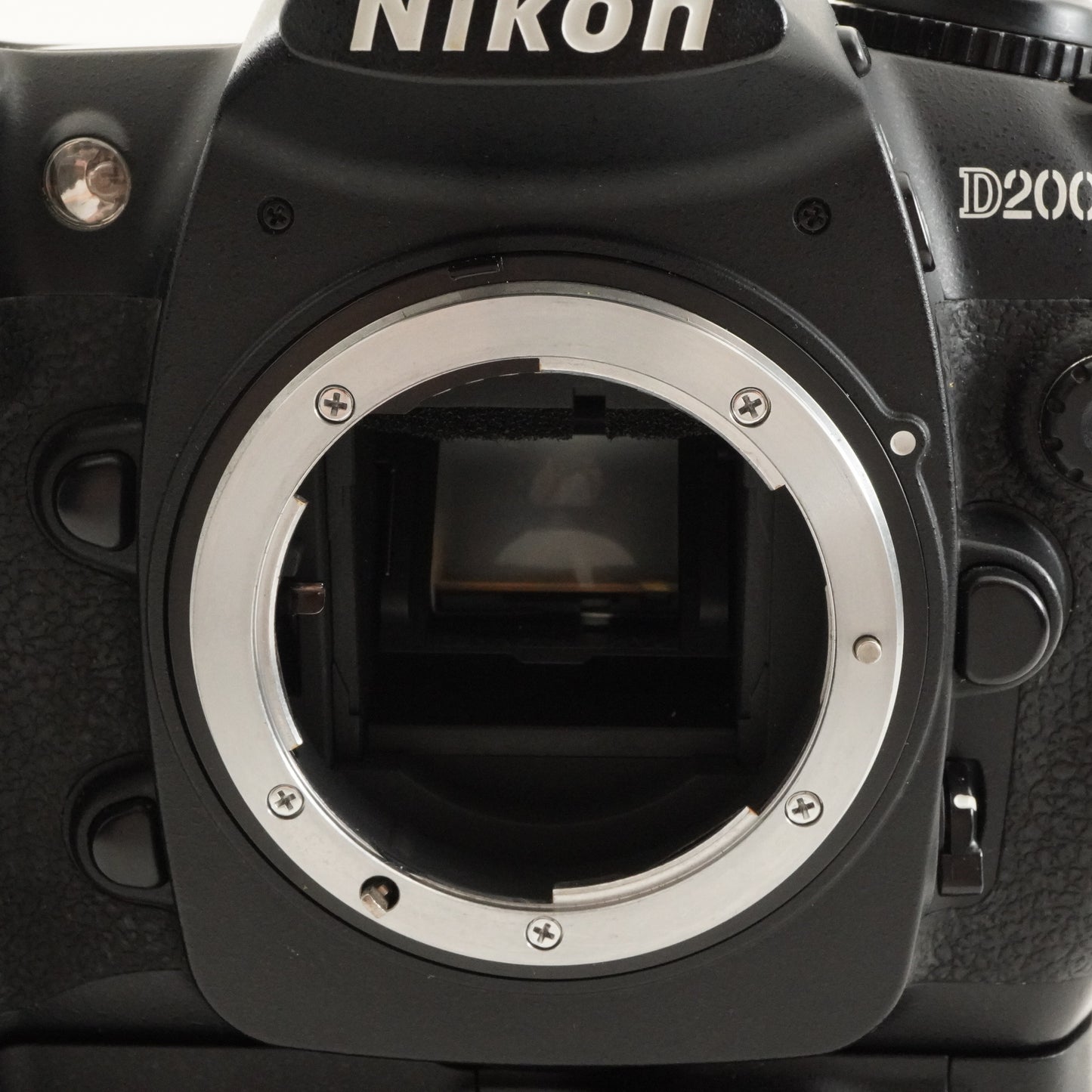 8,761 Shots / Nikon D200 In Box + MB-D200 + AF-S 18-70mm from Japan #11902