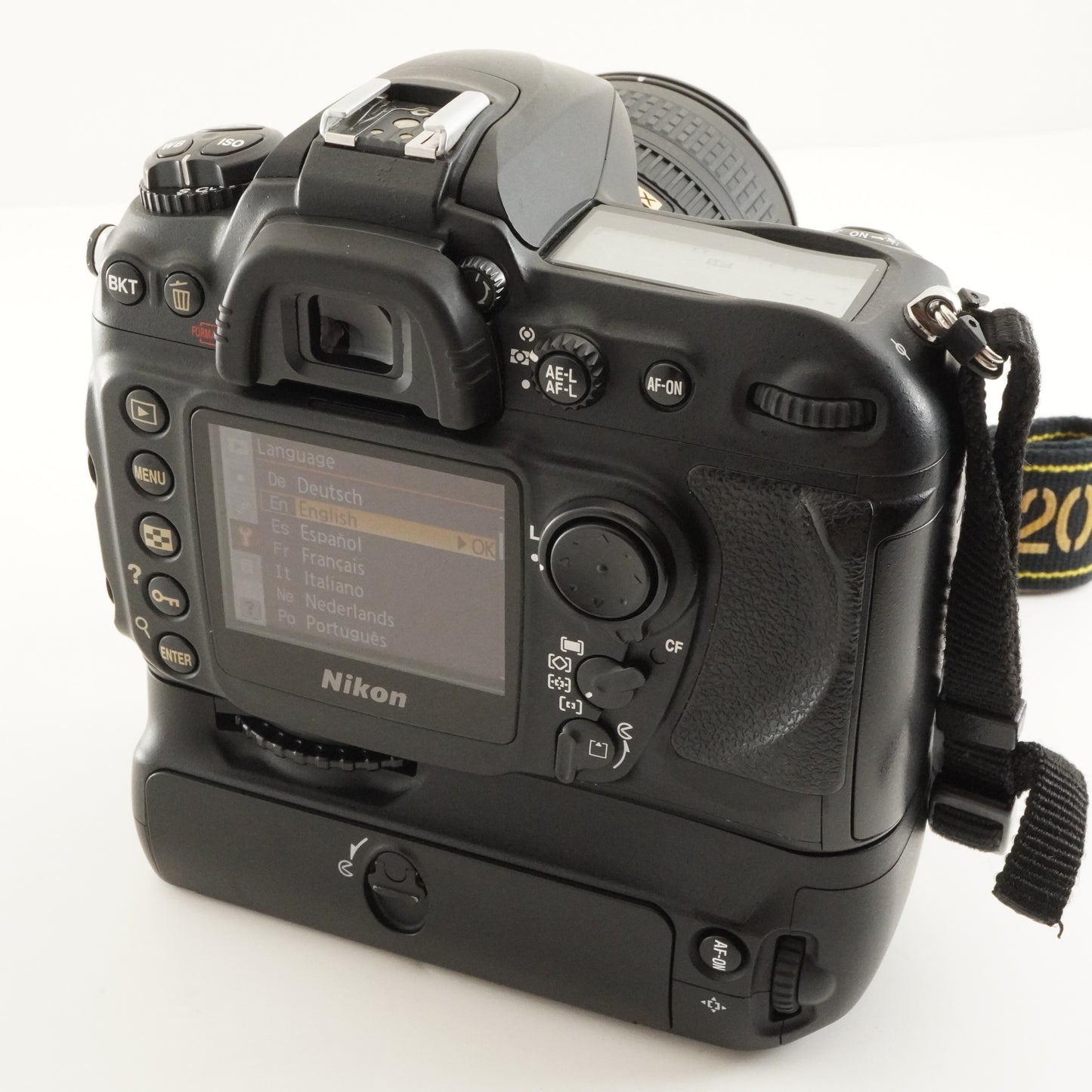 8,761 Shots / Nikon D200 In Box + MB-D200 + AF-S 18-70mm from Japan #11902