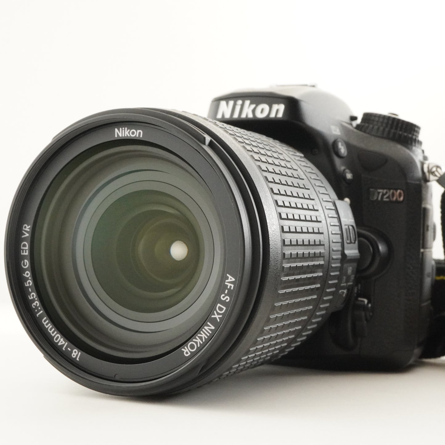 5,664 Shots / Nikon D7200 In Box + AF-S 18-140mm G ED VR from Japan #12082