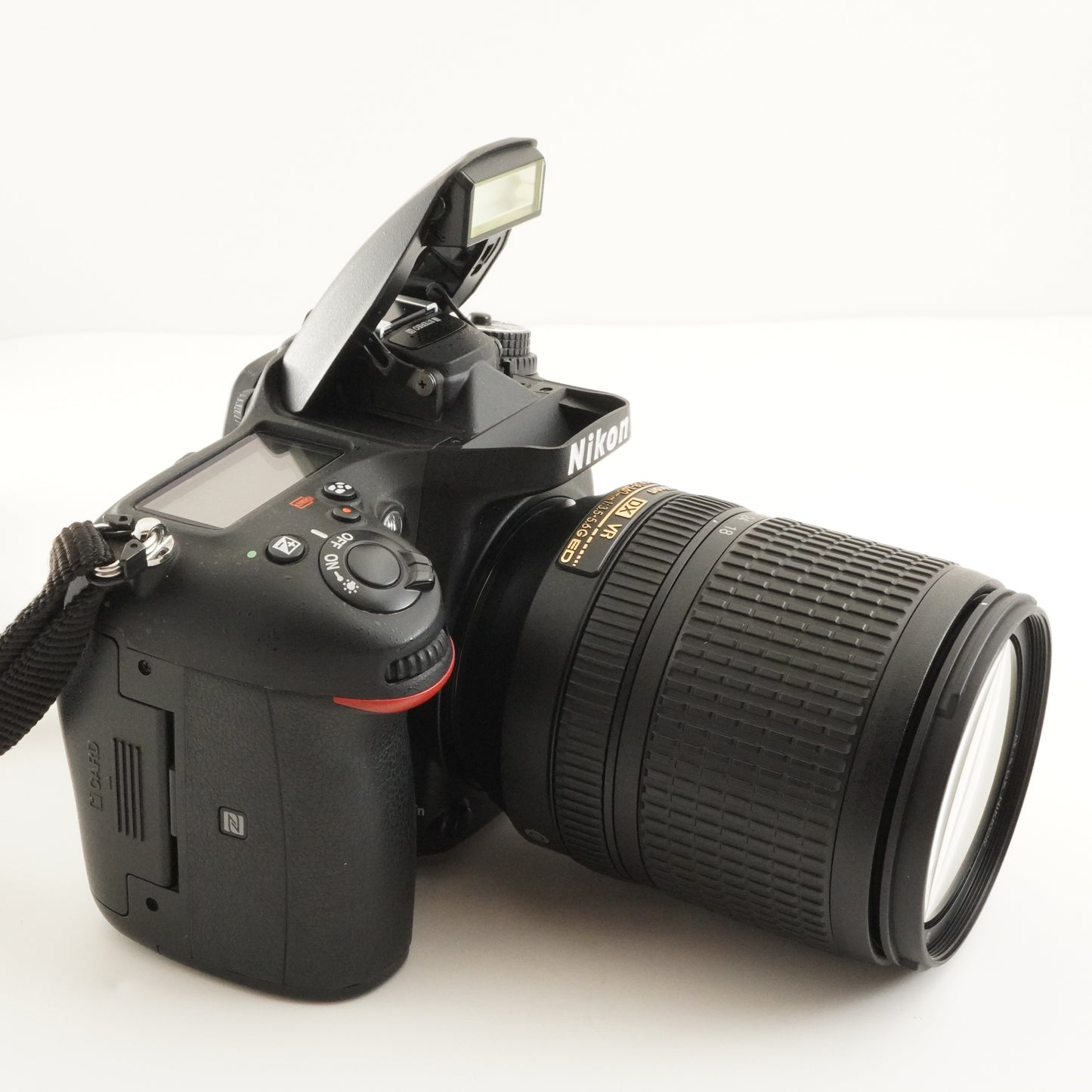 5,664 Shots / Nikon D7200 In Box + AF-S 18-140mm G ED VR from Japan #12082