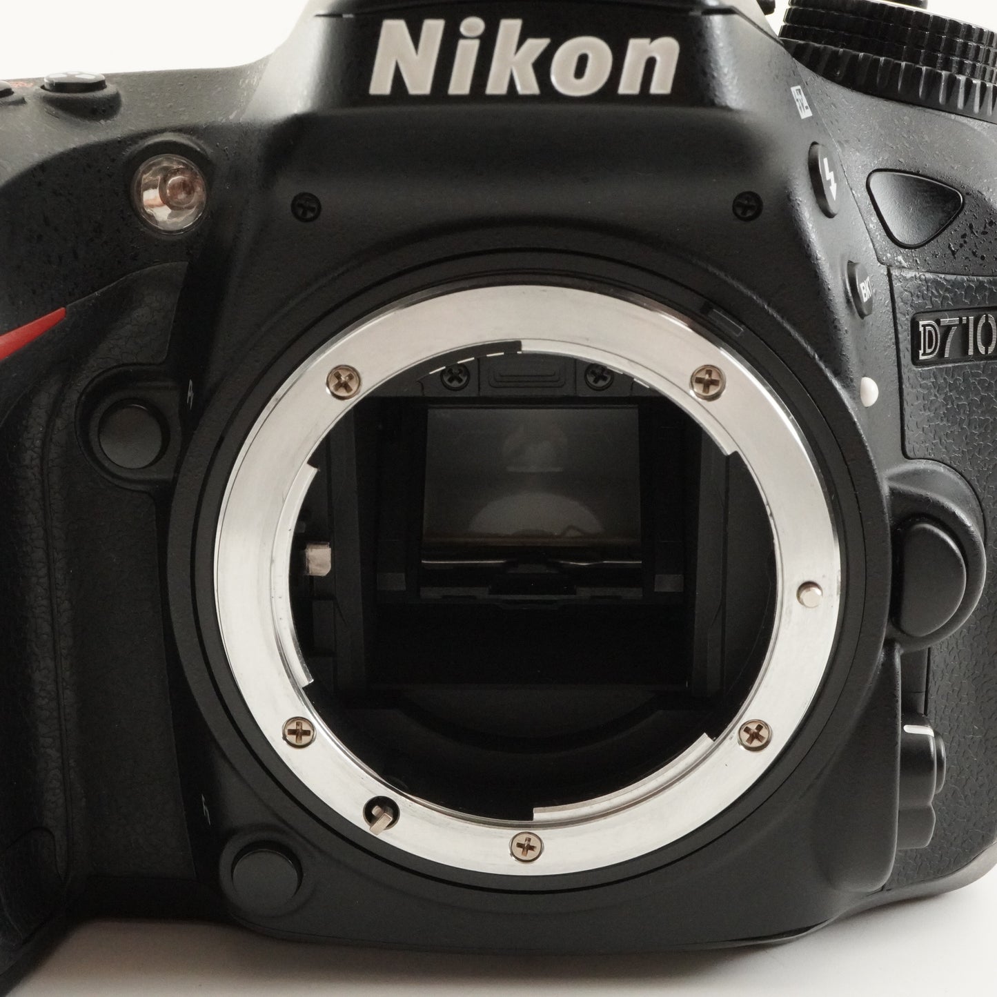 7,968 Shots / Nikon D7100 In Box + AF-S 18-105mm G ED VR from Japan #12099