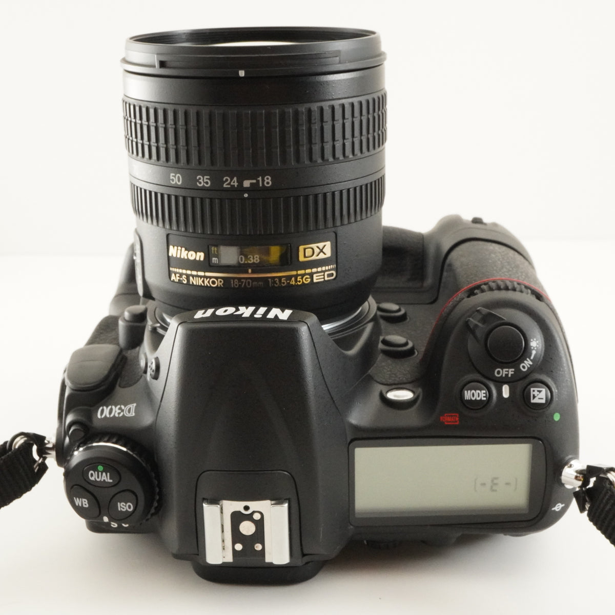 4,131 Shots / Nikon D300 & MB-D10 & AF-S 18-70mm & 4GB CF Card from Japan #12475