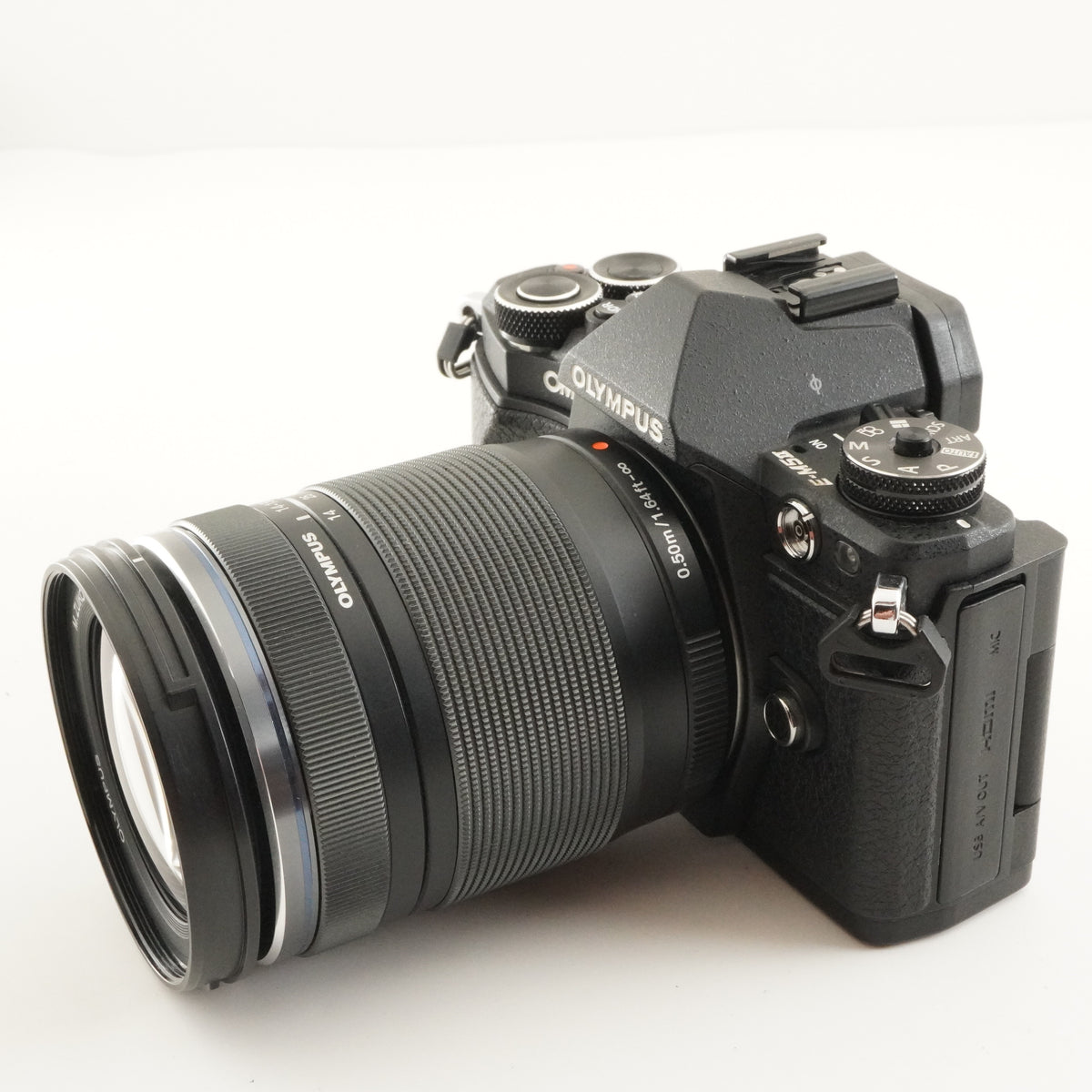 2,932 Shots/ OLYMPUS OM-D E-M5 II + 14-150mm II + 64GB SDCard from Japan #12594