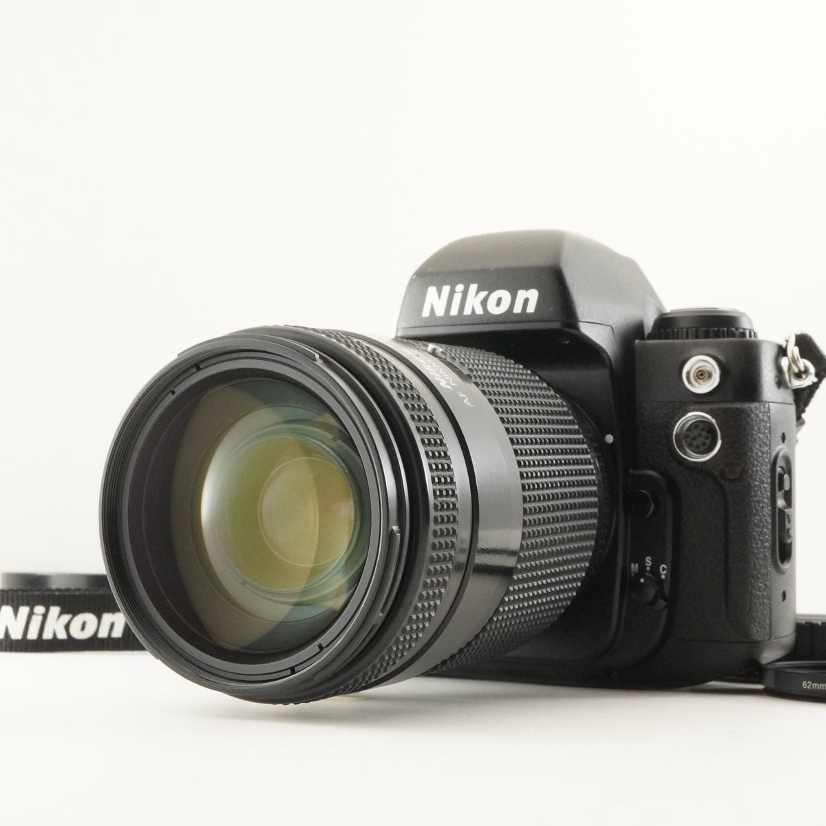 Nikon F100 +  AF NIKKOR 35-135mm 3.5-4.5 SLR 35mm Film Camera from Japan #12616