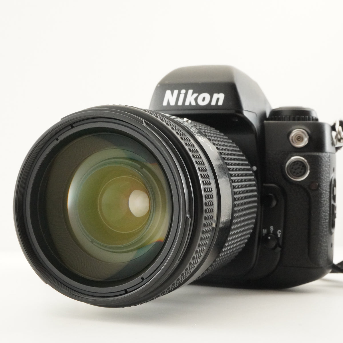 Nikon F100 +  AF NIKKOR 35-135mm 3.5-4.5 SLR 35mm Film Camera from Japan #12616