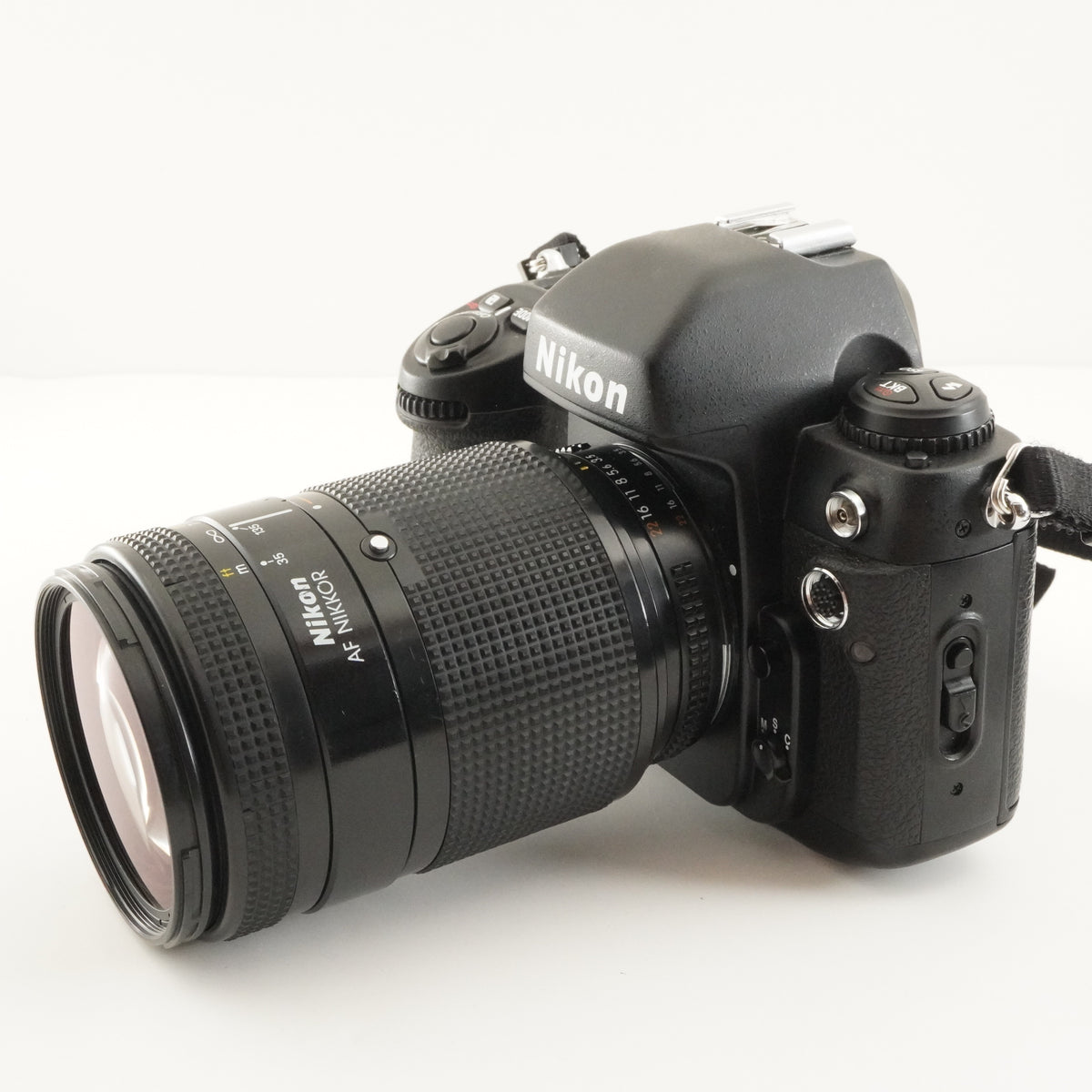 Nikon F100 +  AF NIKKOR 35-135mm 3.5-4.5 SLR 35mm Film Camera from Japan #12616