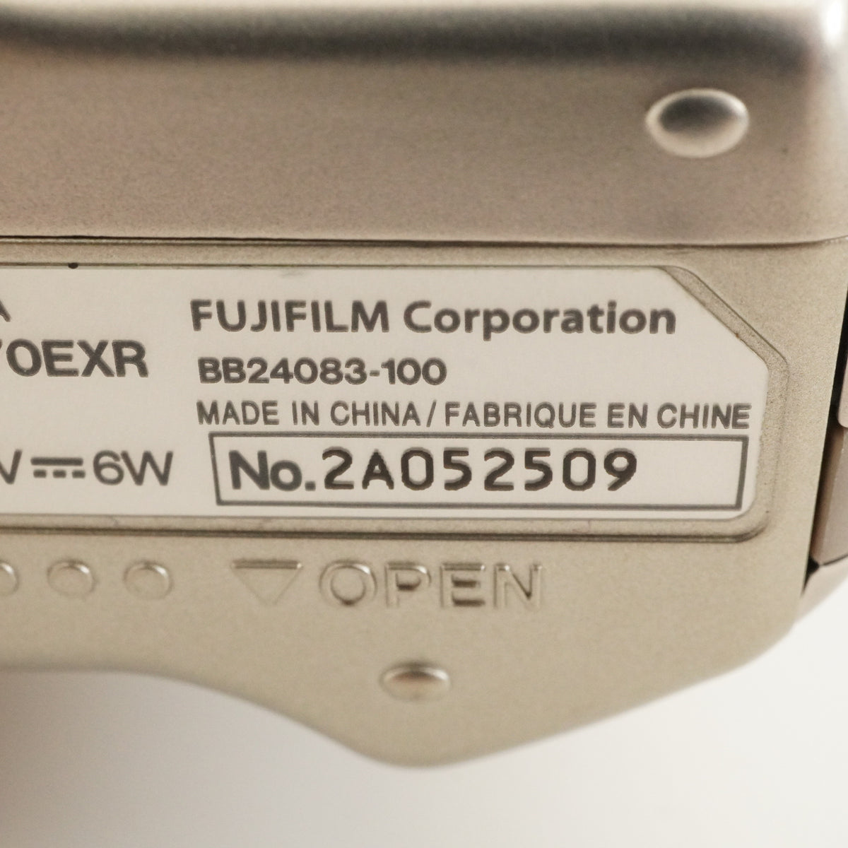 FUJIFILM FINEPIX F770 EXR Gold & 4GB SDHC Card Digital Camera from Japan #12626