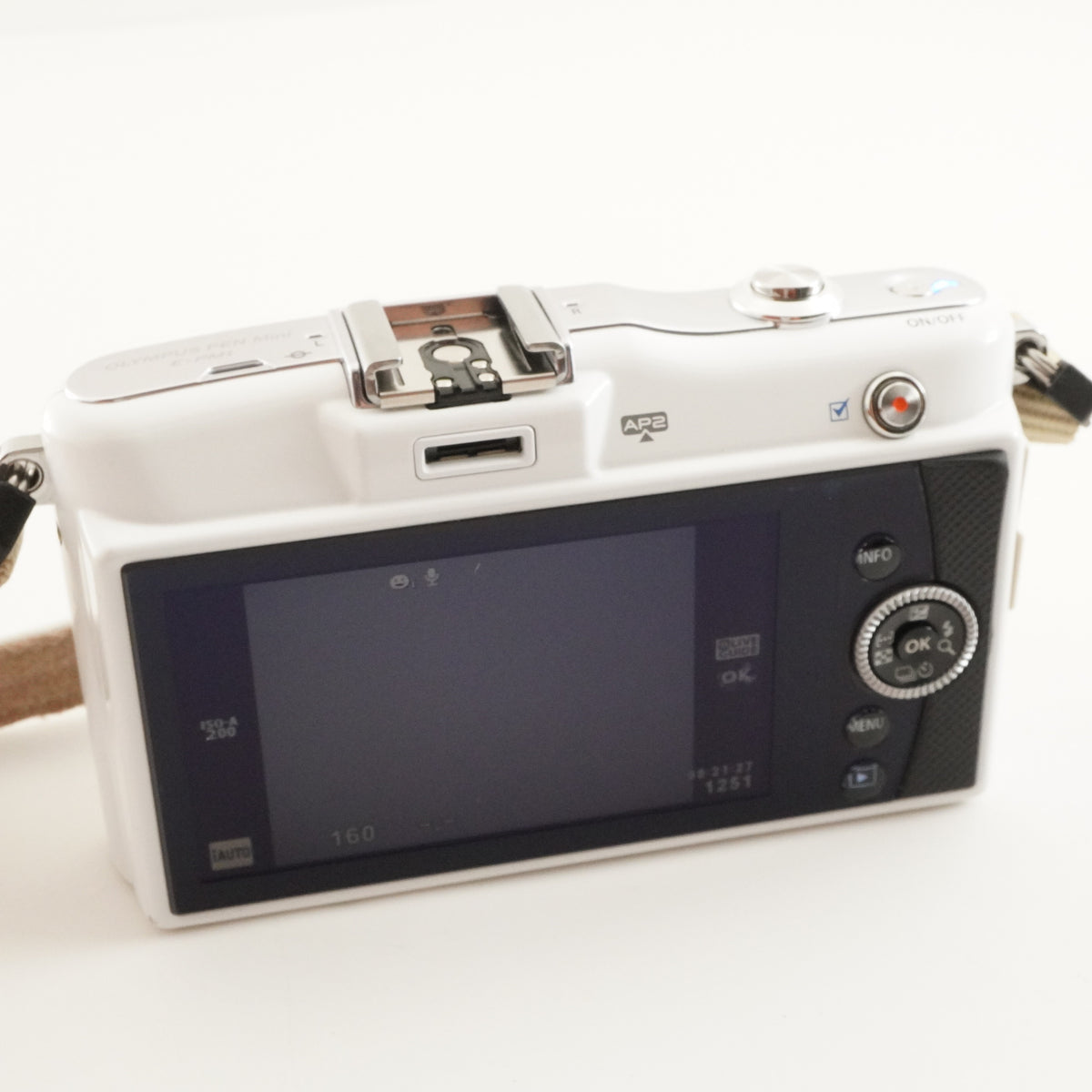 1,897 Shots/ OLYMPUS PEN Mini E-PM1 White 14-42mm +4 GB SDCard from Japan #12749