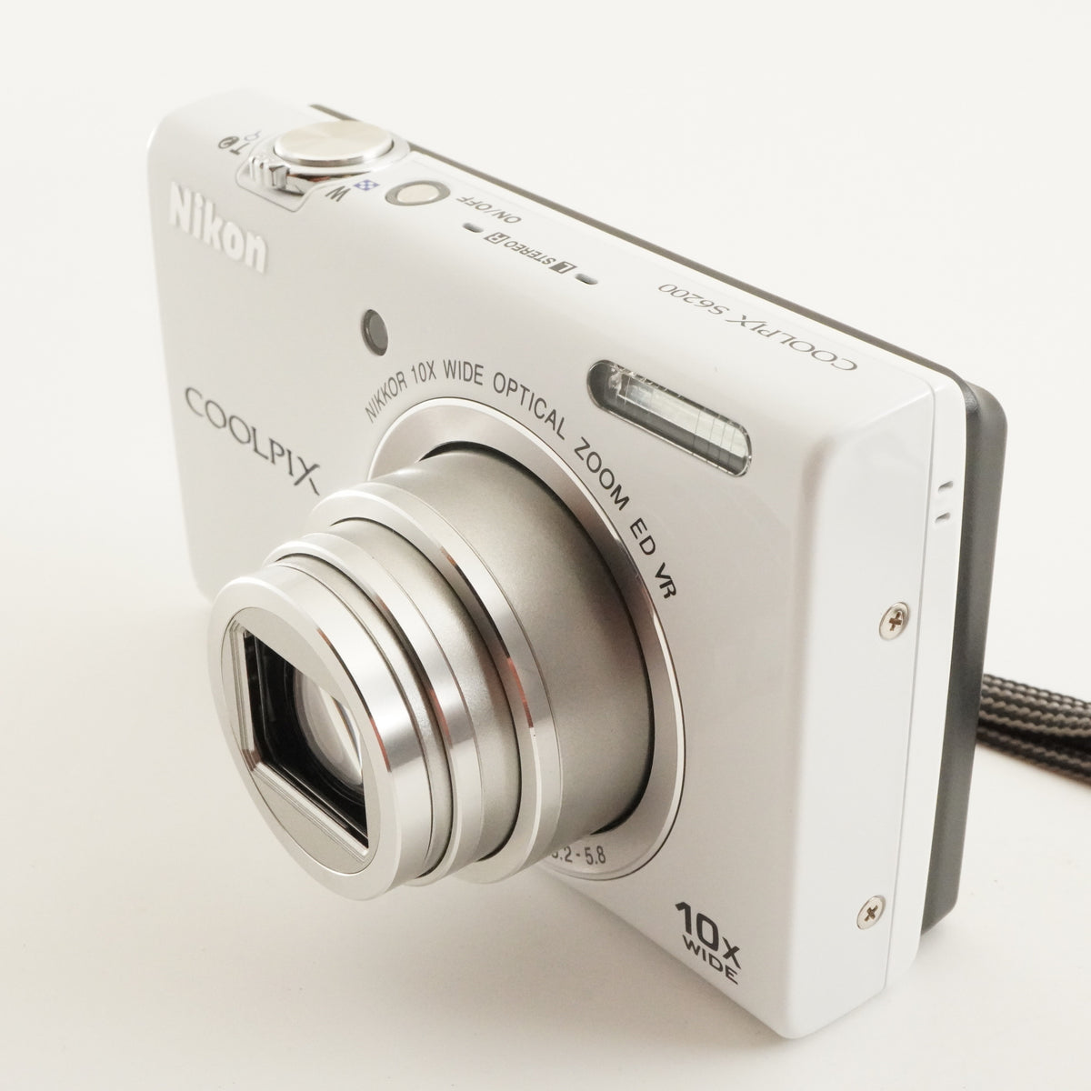 Nikon COOLPIX S6200 White + 4GB SDHC Card Digital Camera from Japan #12920