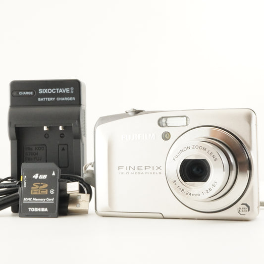 FUJIFILM FINEPIX F60fd Silver + 4GB SDHC Card Digital Camera from Japan #13181