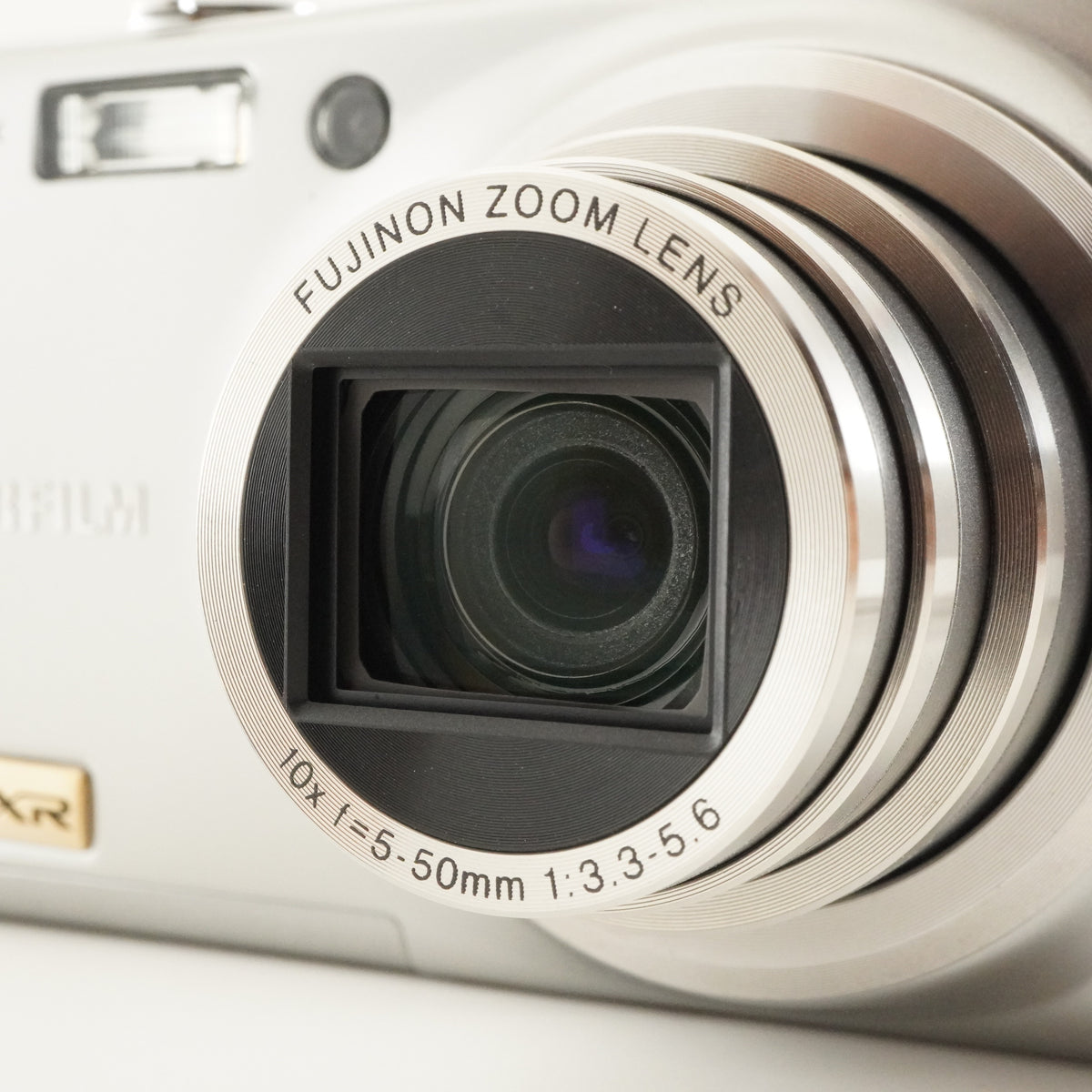 FUJIFILM FINEPIX F70 EXR Silver + 4GB SDHC Card Digital Camera from Japan #13193