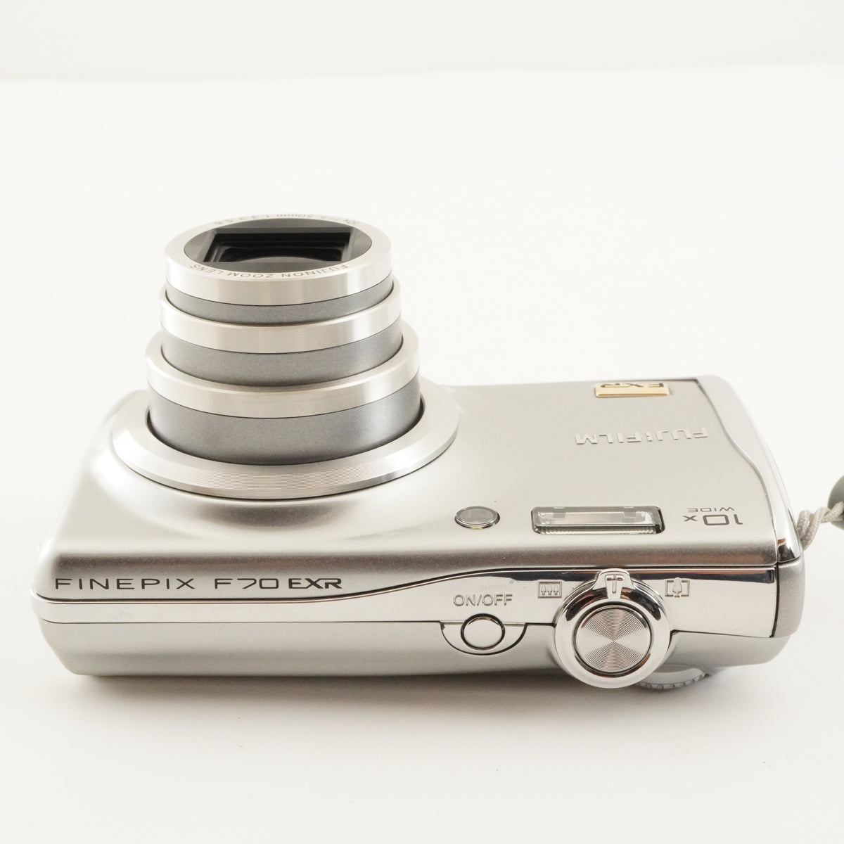 FUJIFILM FINEPIX F70 EXR Silver + 4GB SDHC Card Digital Camera from Japan #13193