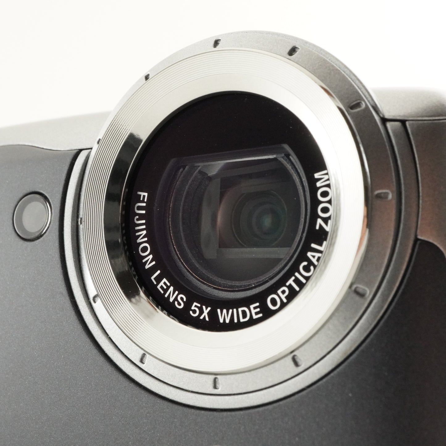 FUJIFILM FinePix XP140 Dark Silver + 4GB SDHC Card from Japan #6883