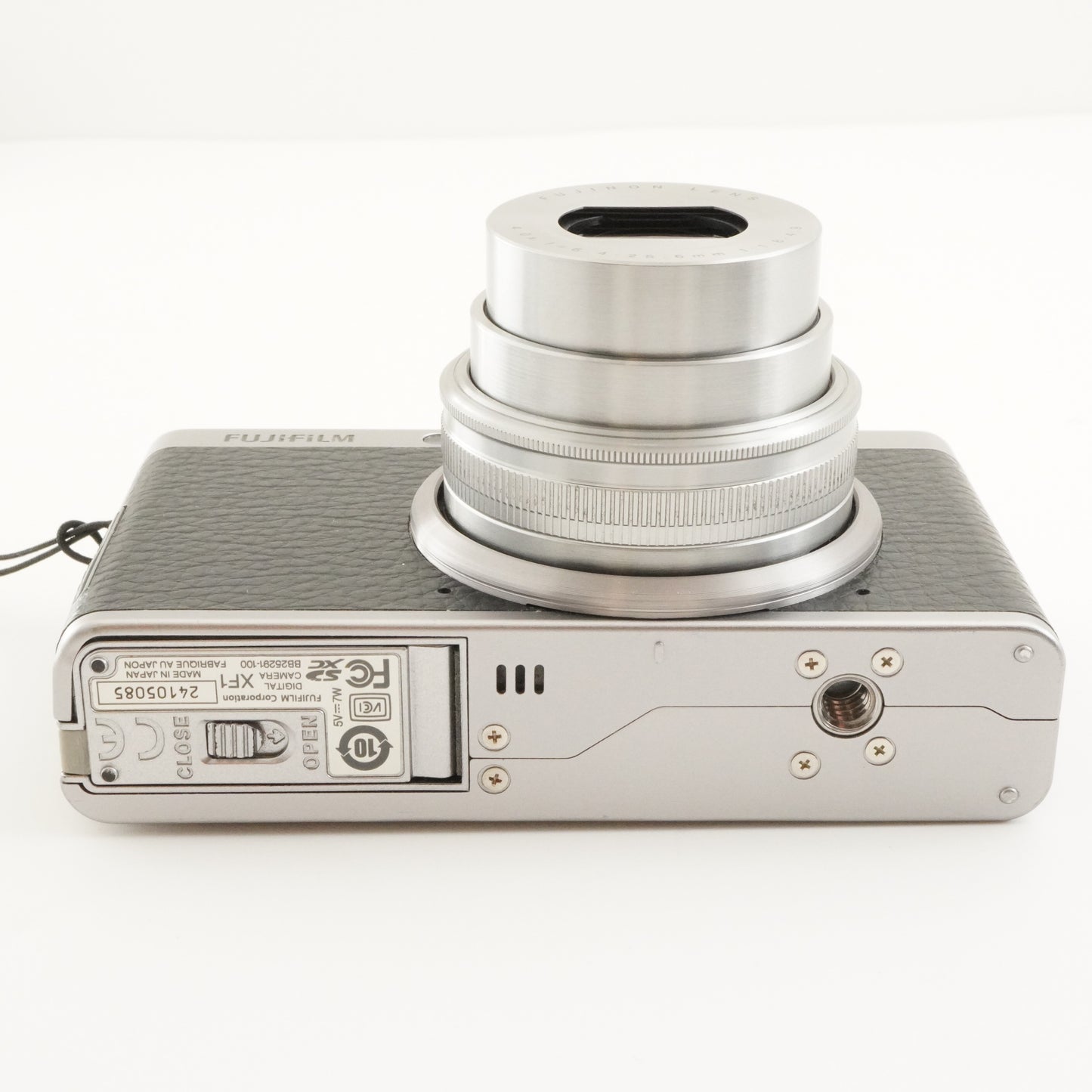 FUJIFILM XF1 Black With 4GB SDHC Card Digital Camera from Japan #7196