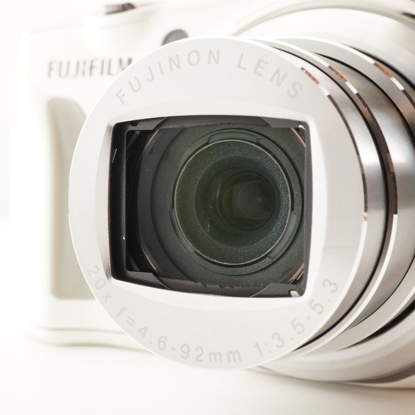 FUJIFILM FinePix F770 EXR White In Box + 4GB SDHC Card from Japan #7543