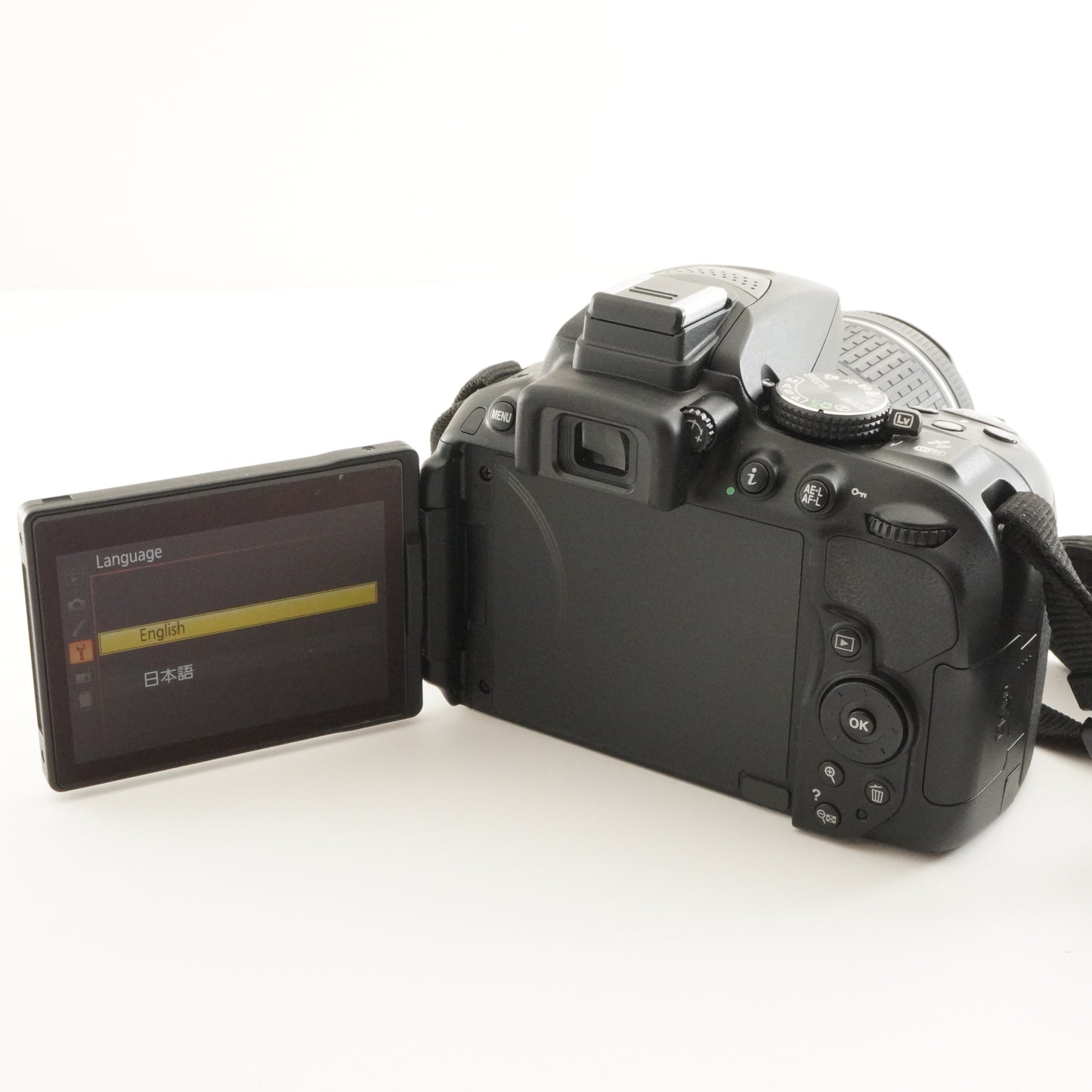 [1,103 Shots] Nikon D5300 + AF-P 18-55mm + 8GB SDHC Card from Japan #7696